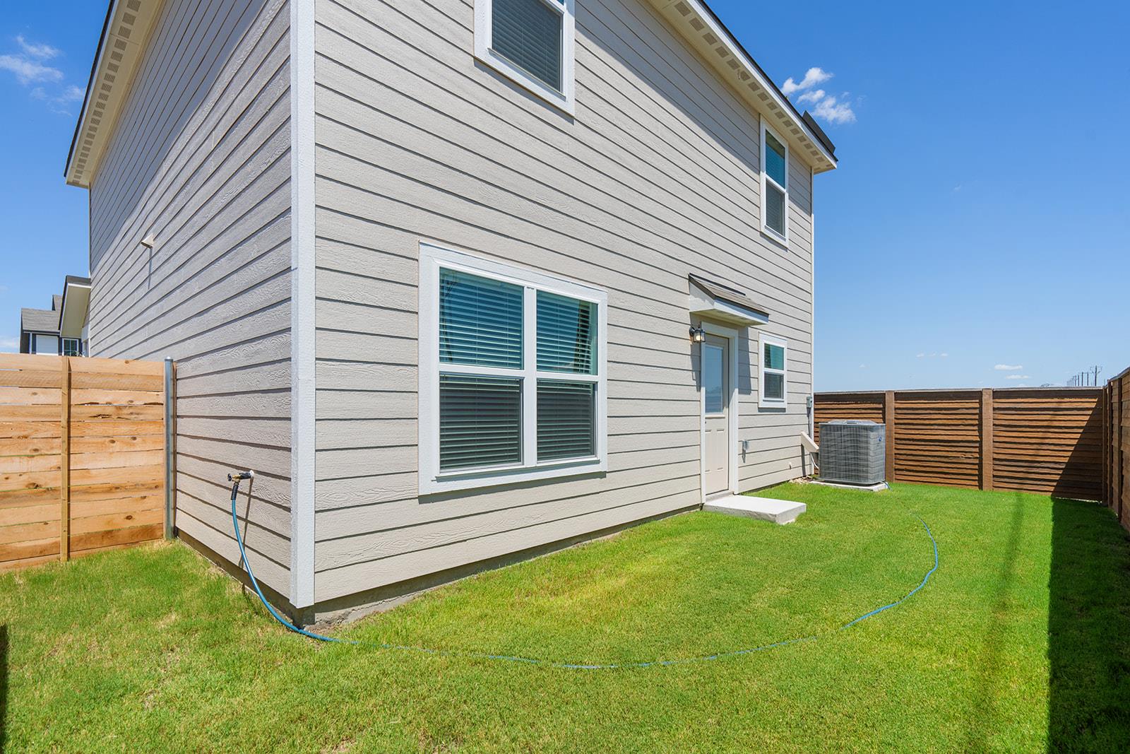 204 Carmel Canyon Trl, Jarrell, TX 76537