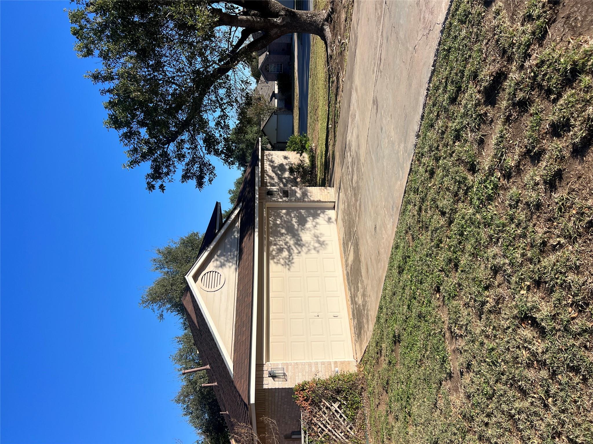 1103 Deepwoods Trl, Leander, TX 78641