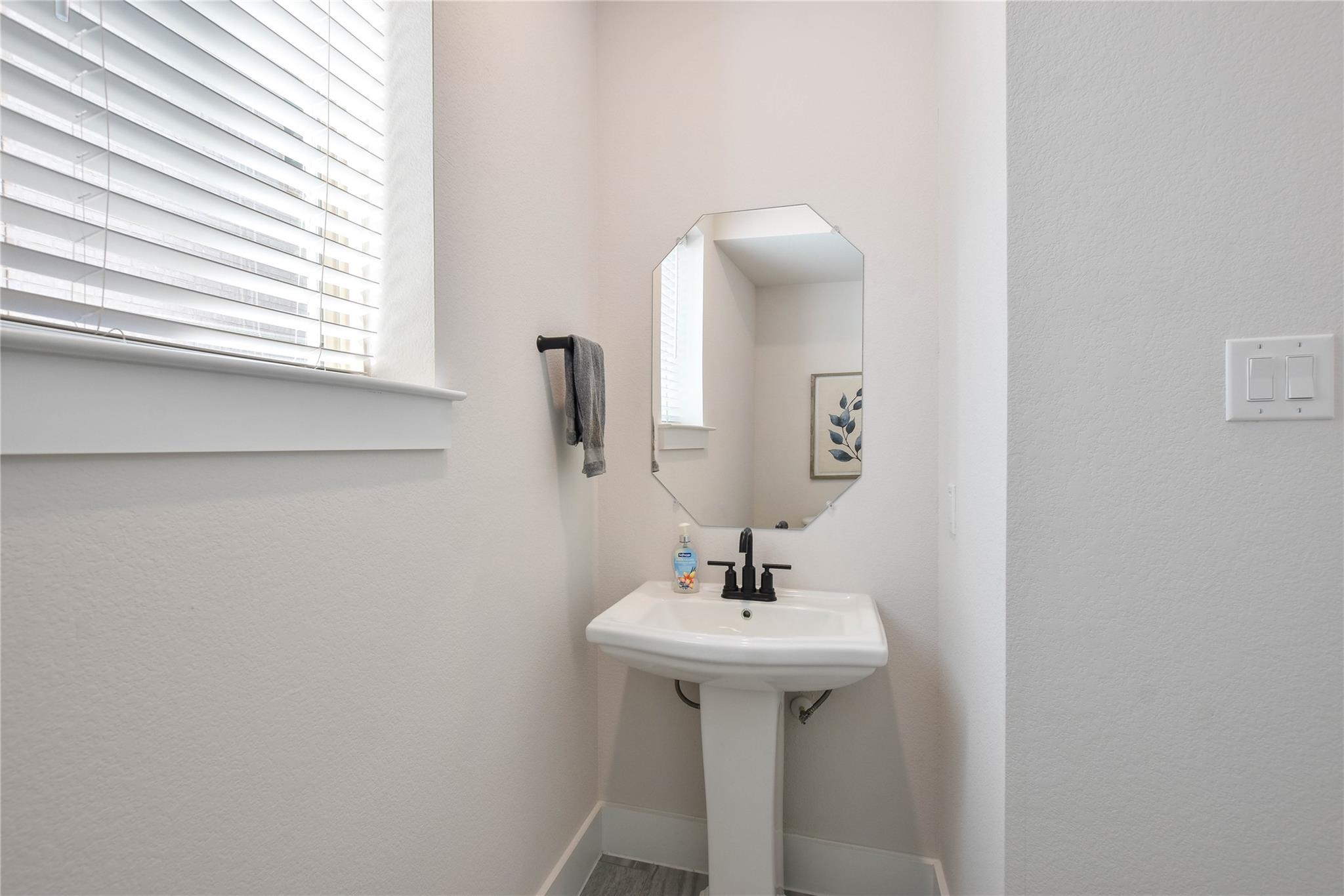 237 Arrowhead Mound Rd, Georgetown, TX 78628