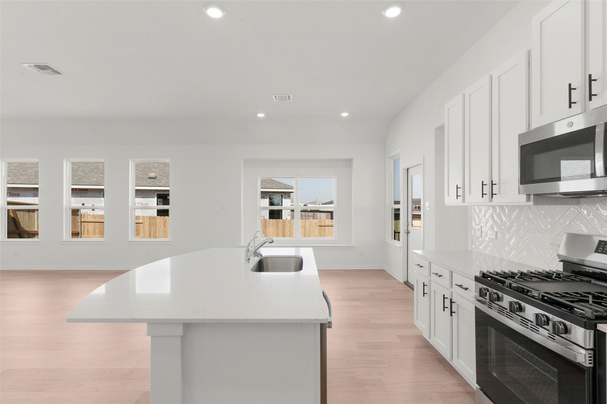 25641 Flora Bella Ln, Elgin, TX 78621