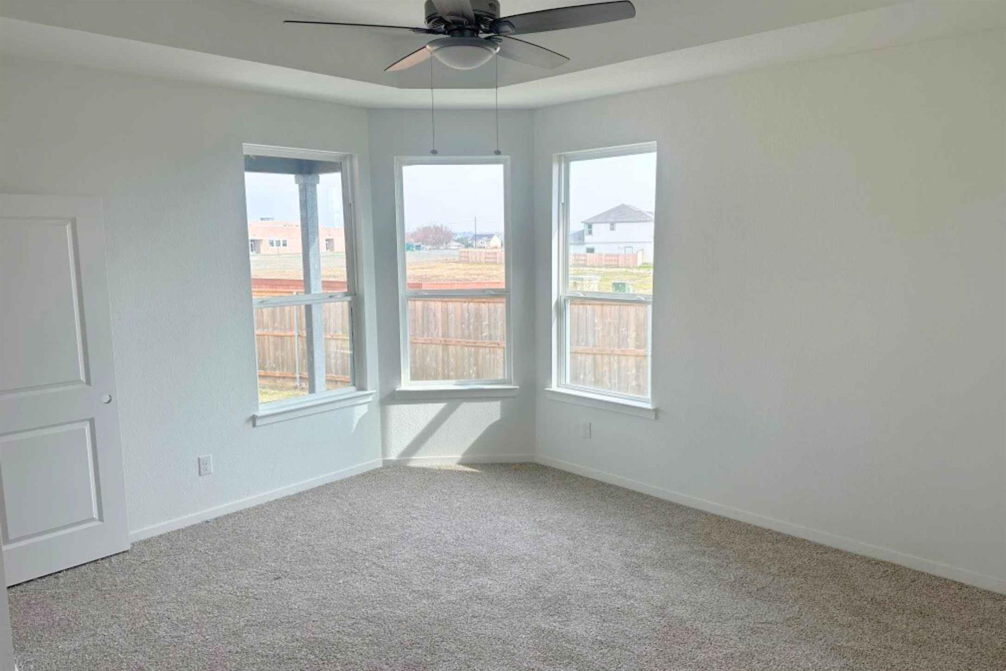 25641 Flora Bella Ln, Elgin, TX 78621