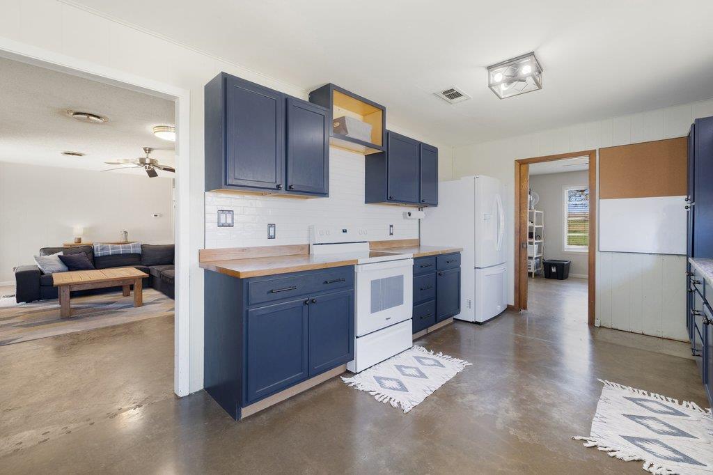 950 S Fm 486, Thorndale, TX 76577