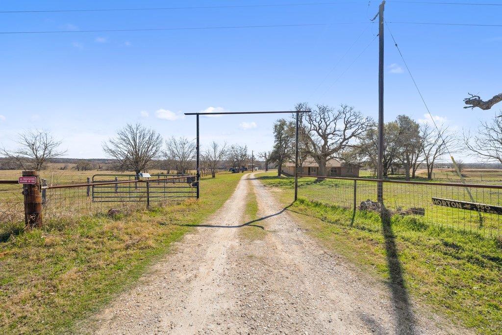 950 S Fm 486, Thorndale, TX 76577