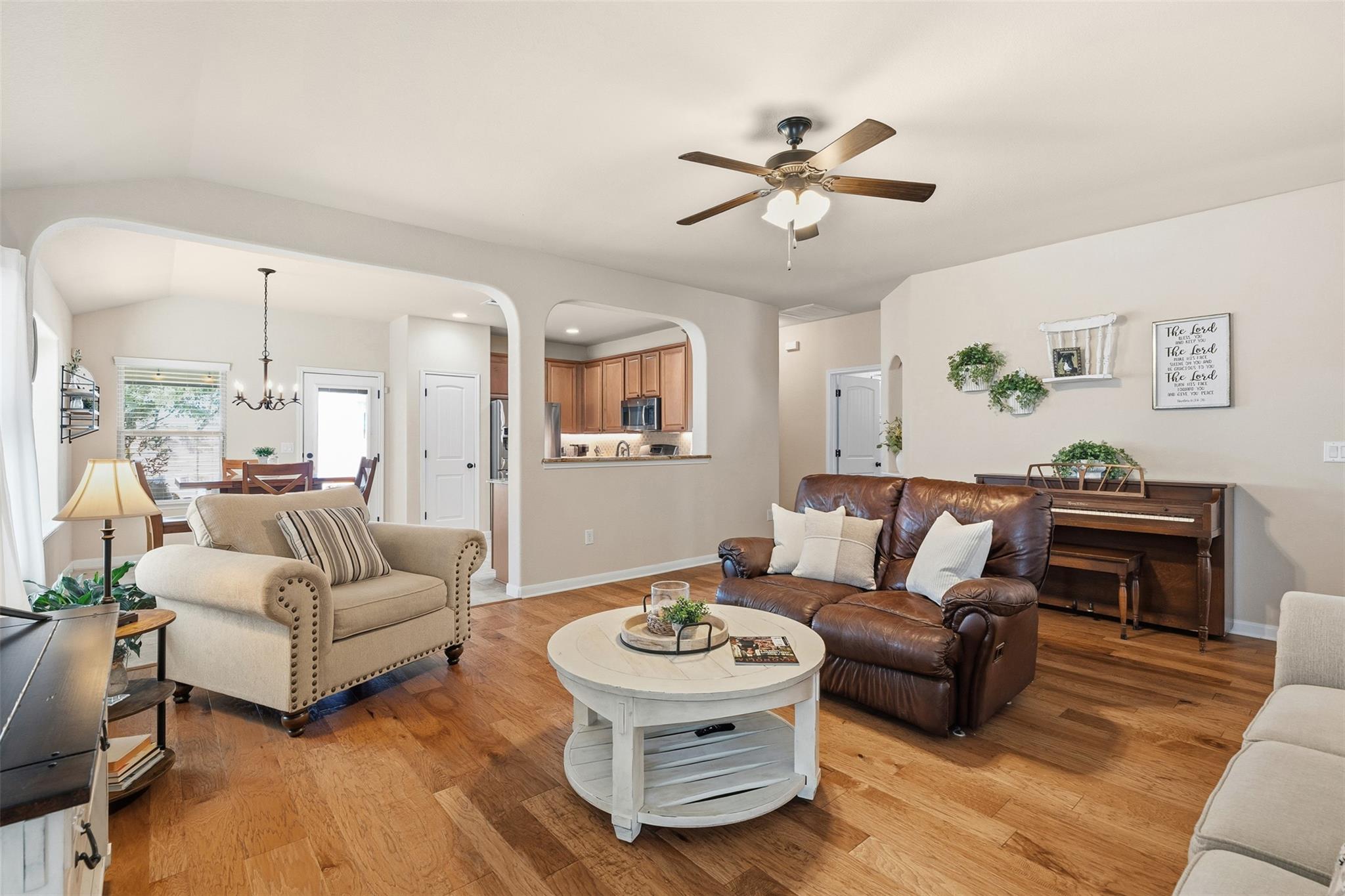 109 Briar Park Dr, Georgetown, TX 78626