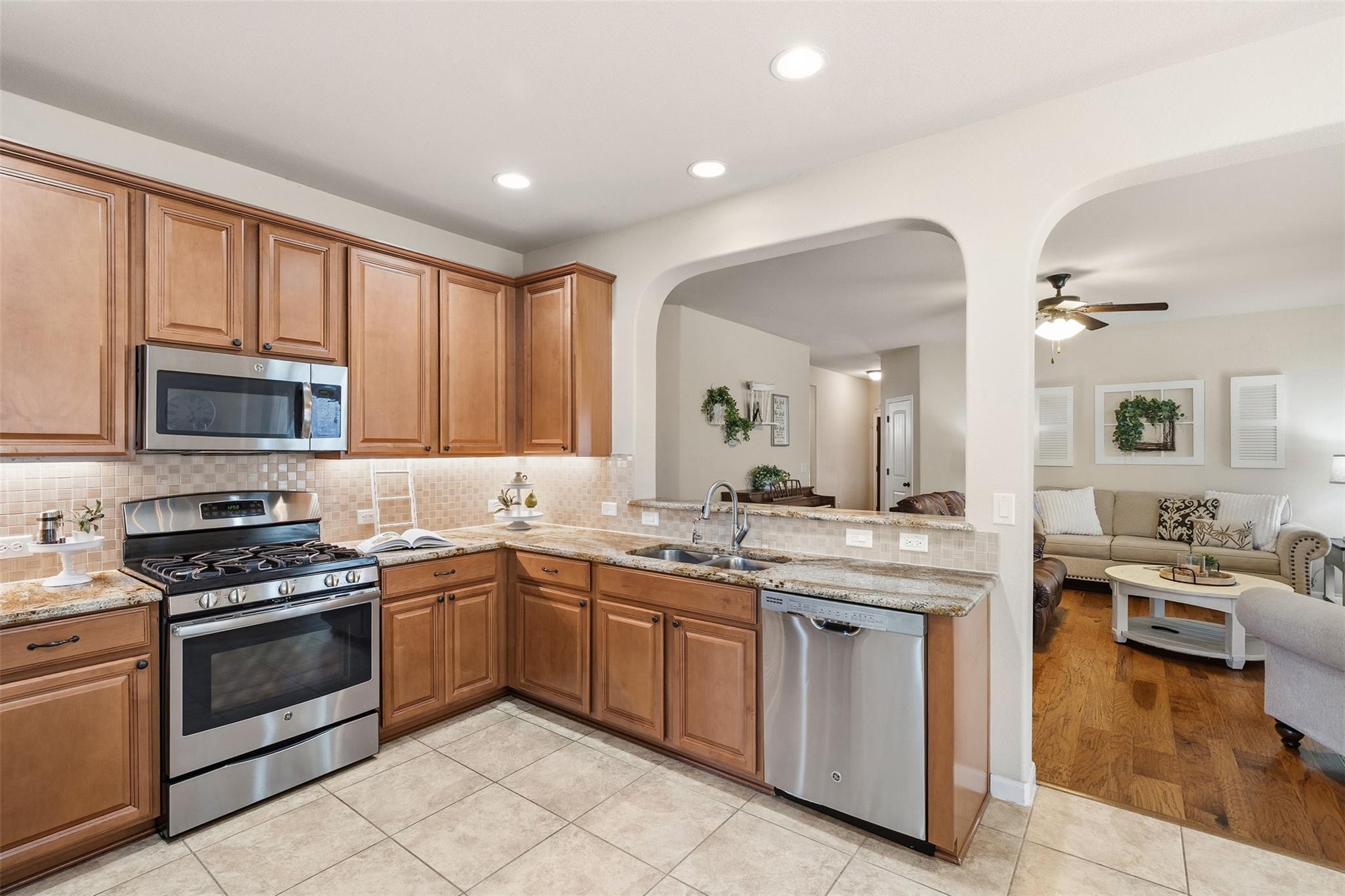 109 Briar Park Dr, Georgetown, TX 78626