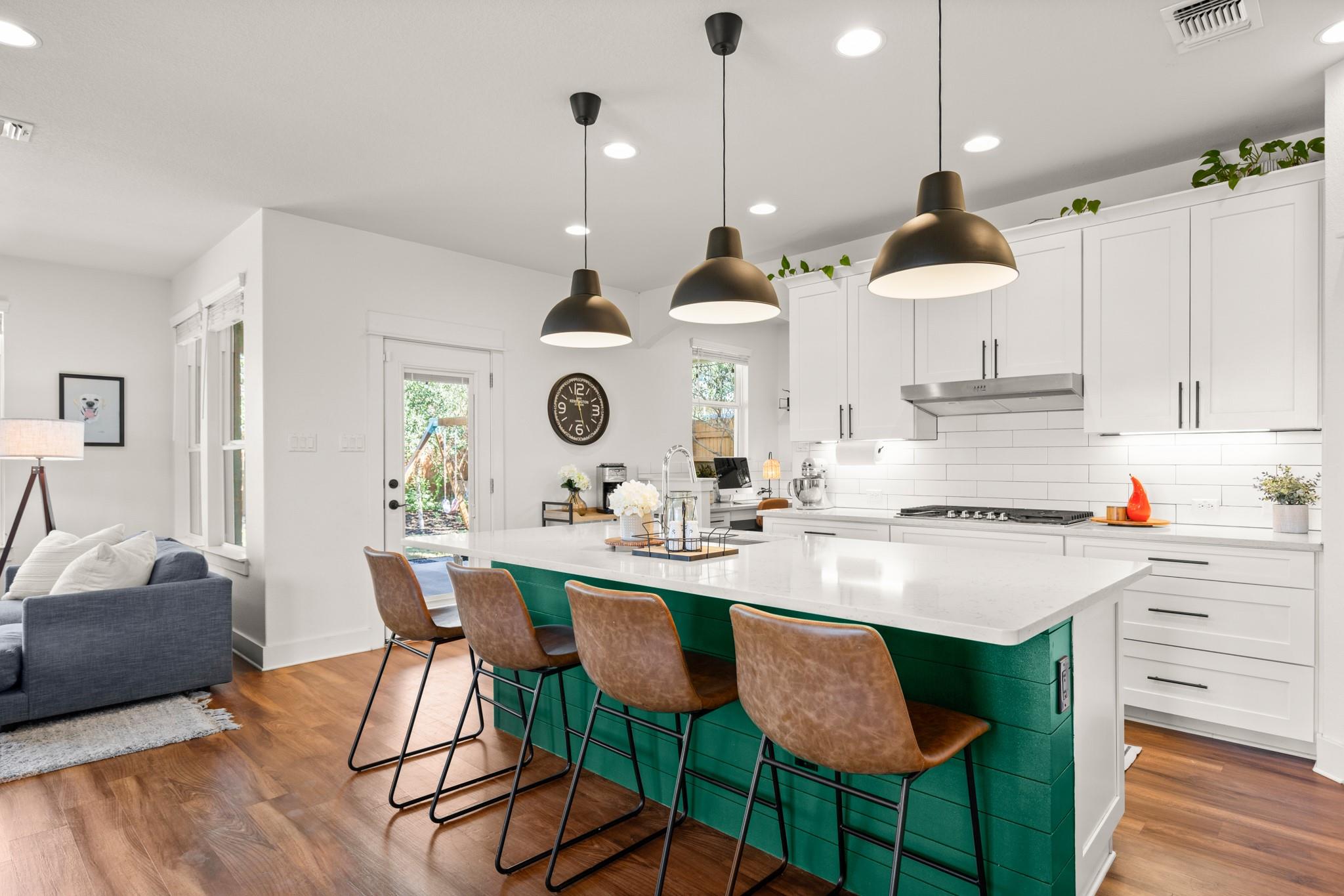 238 Big Leaf Dr, Buda, TX 78610