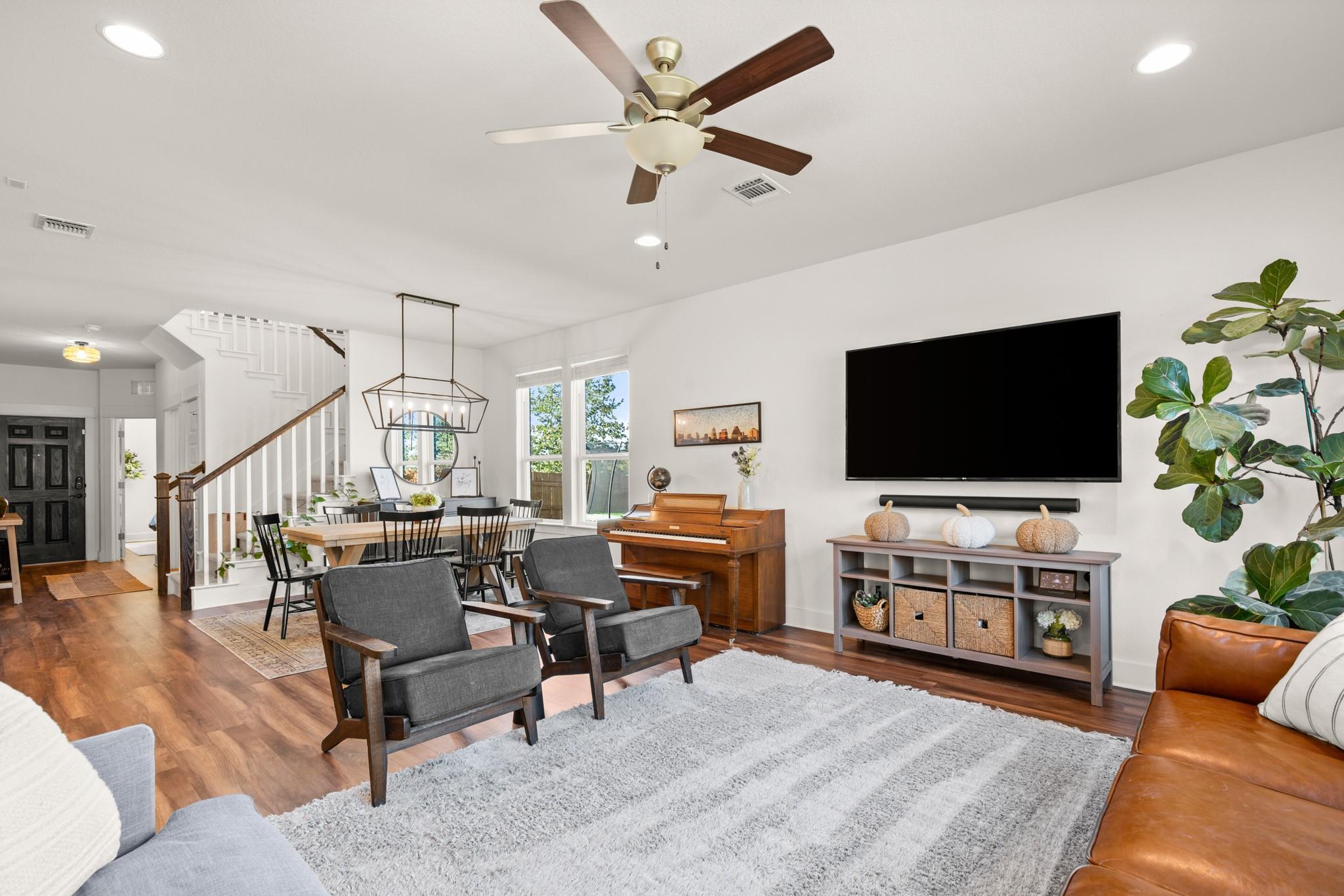 238 Big Leaf Dr, Buda, TX 78610