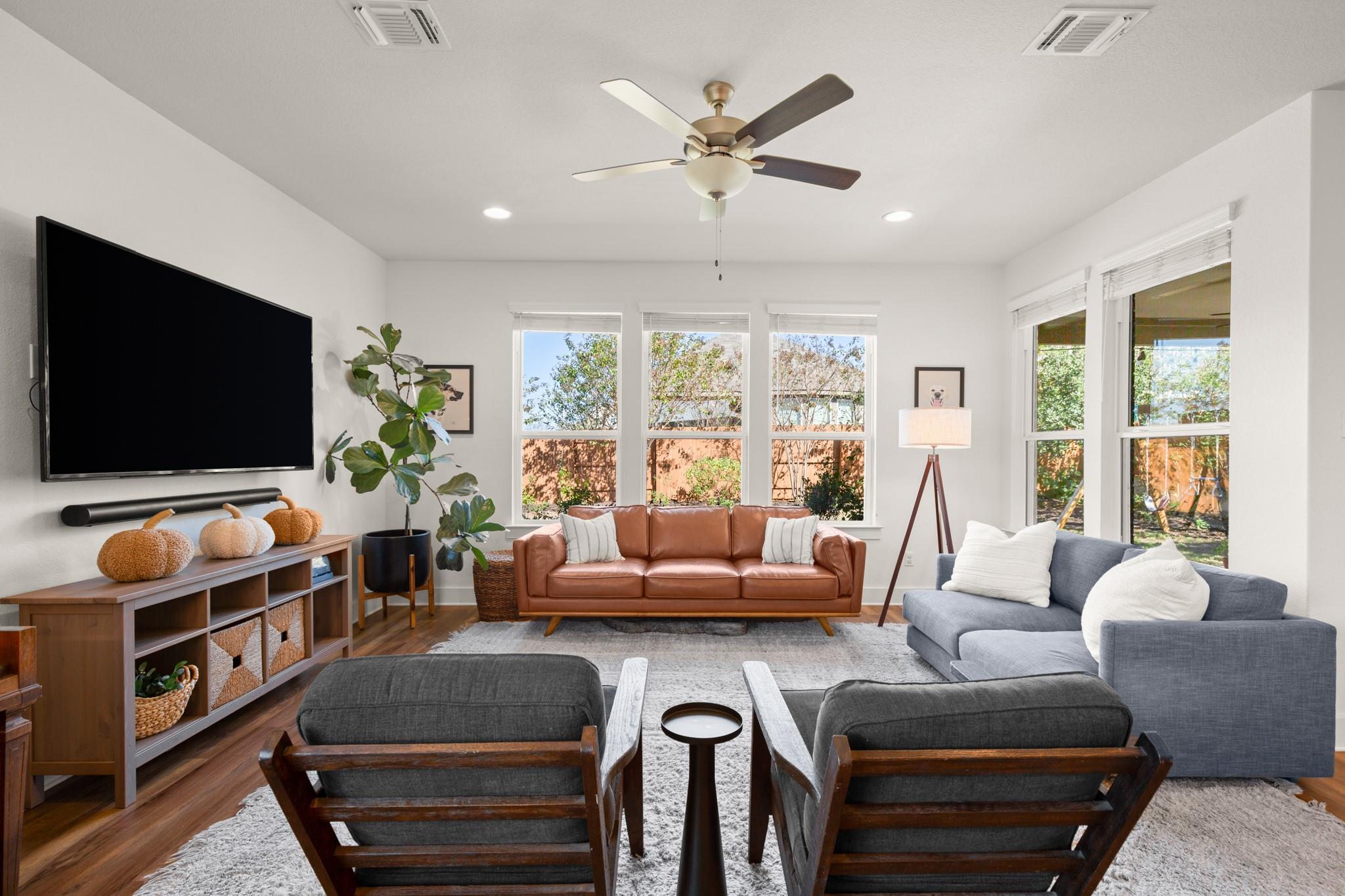 238 Big Leaf Dr, Buda, TX 78610