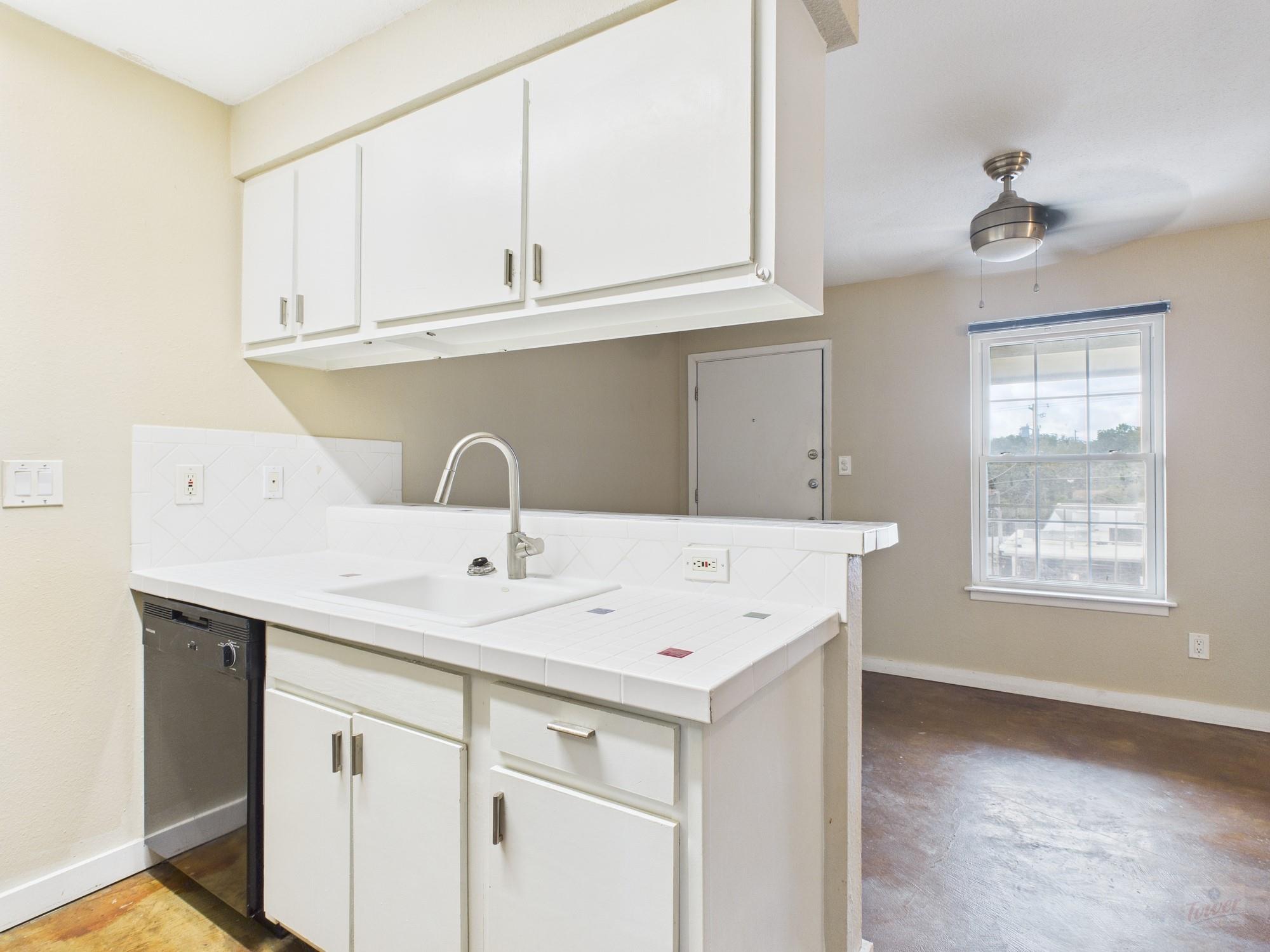 2302 East Side Dr # 20, Austin, TX 78704