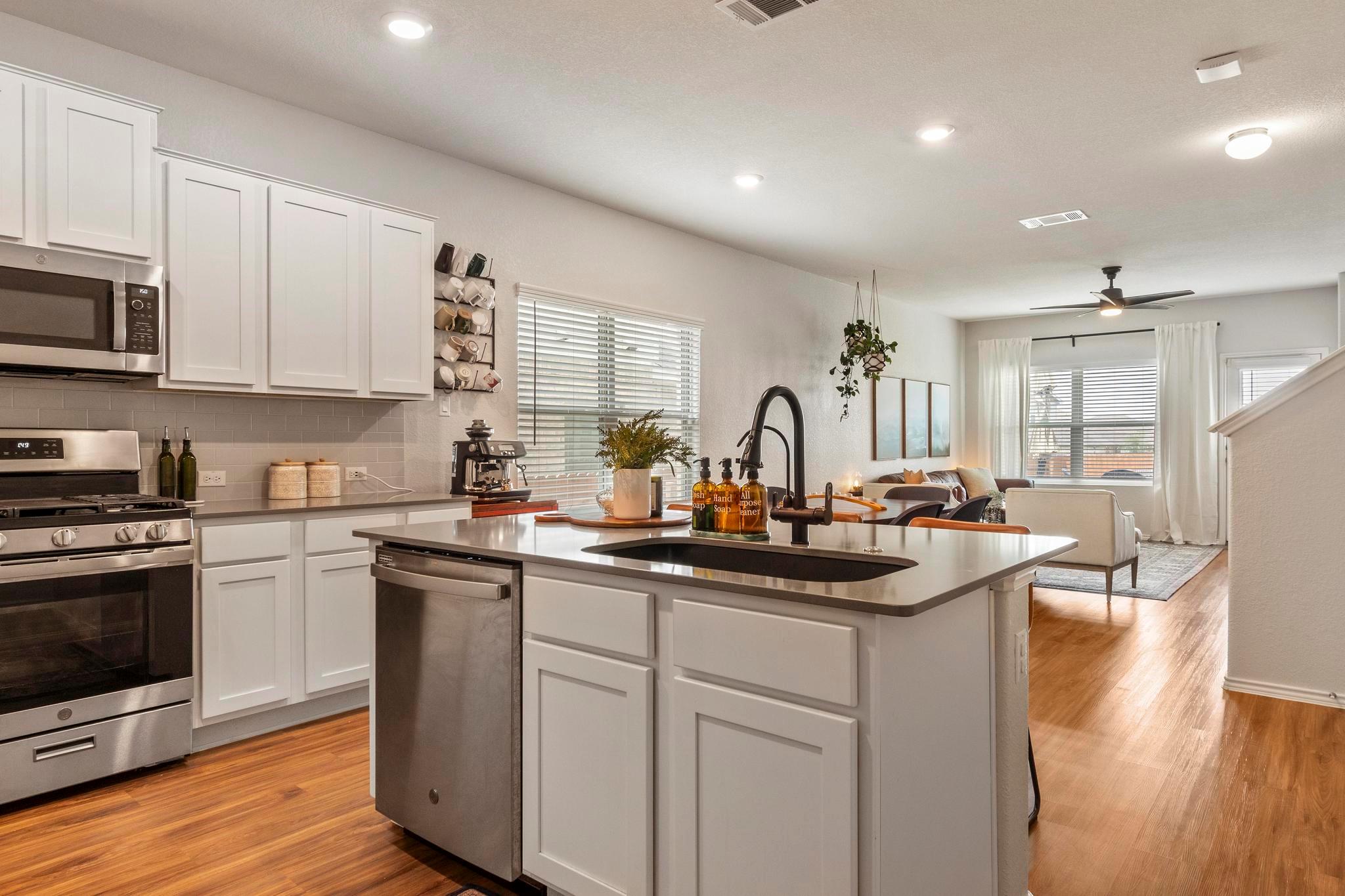 5932 Bianca Dr, Round Rock, TX 78665