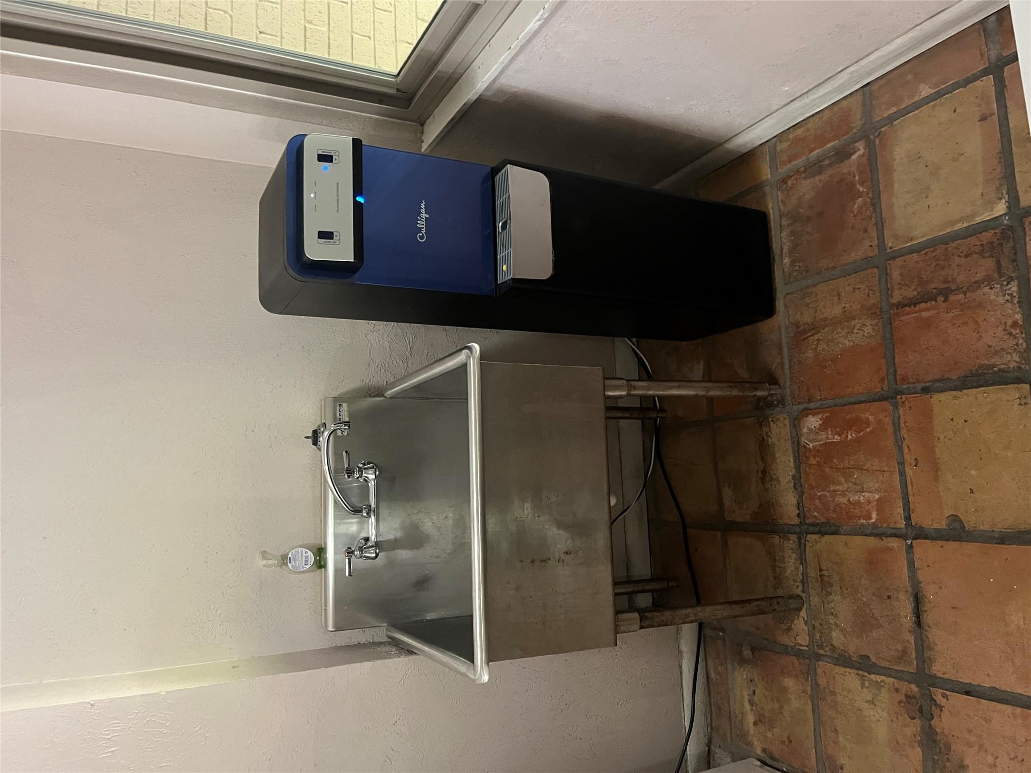 505 W 7th St # 109, Austin, TX 78701