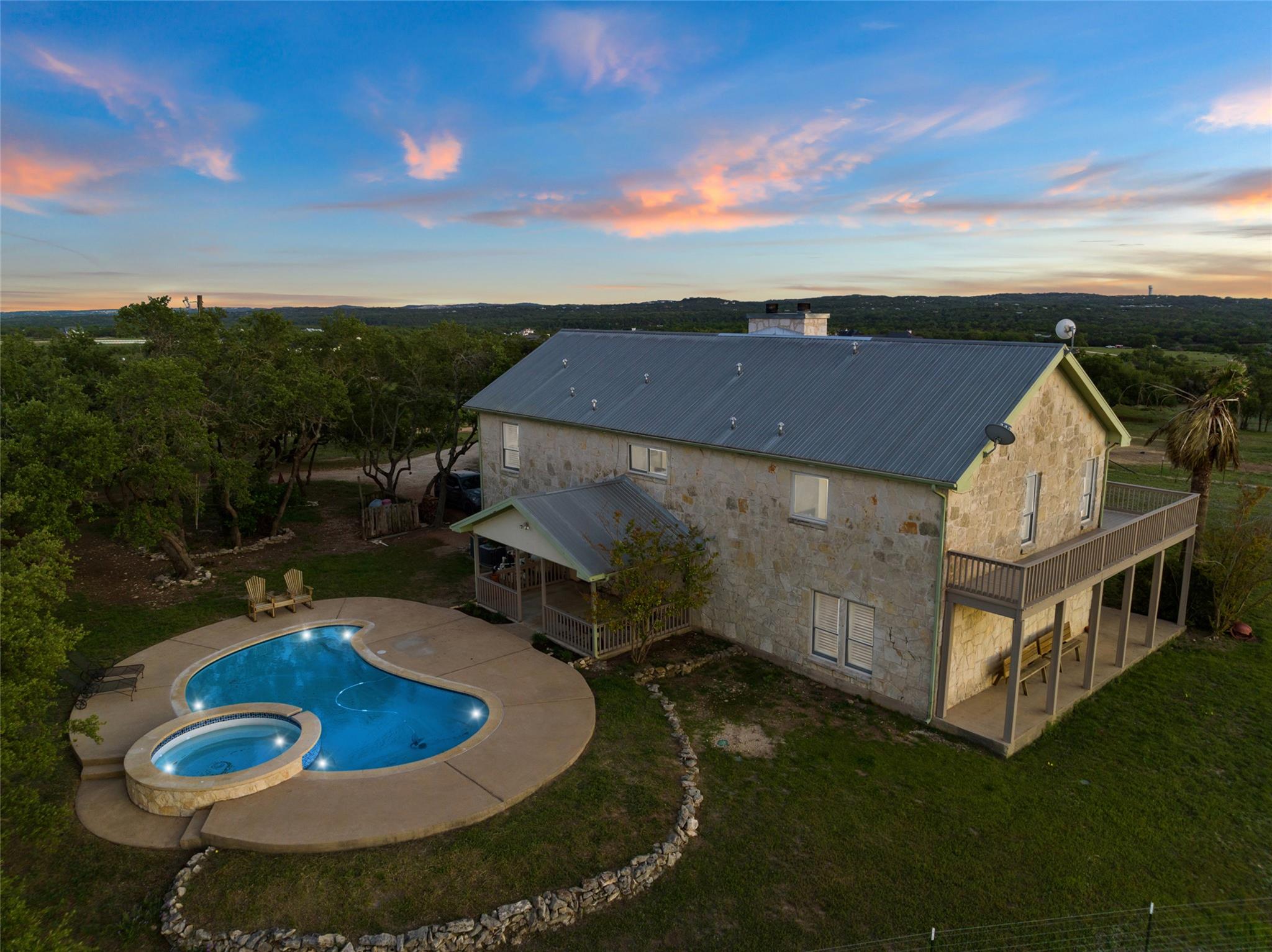 2400 W Fitzhugh Rd, Dripping Springs, TX 78630