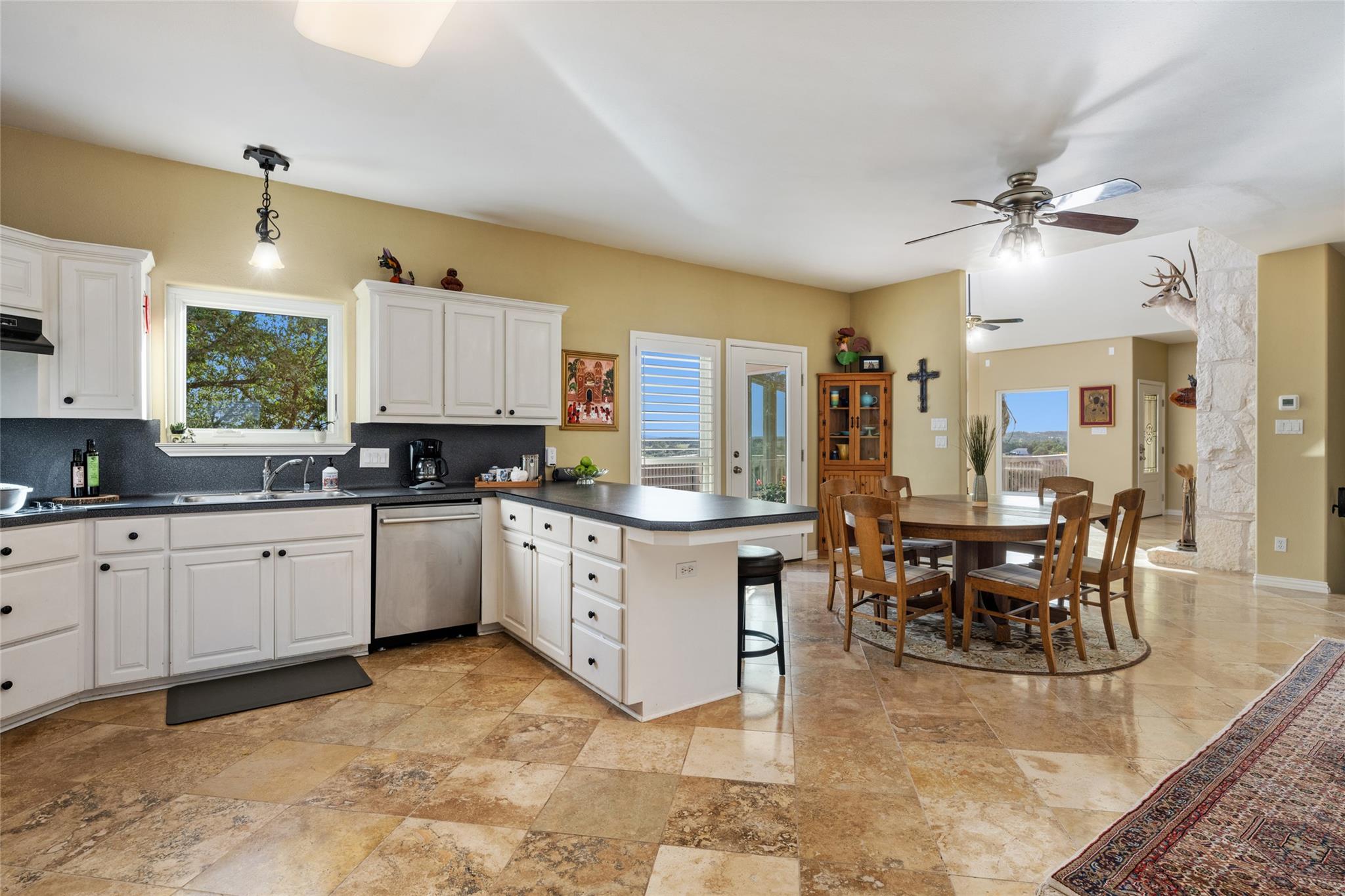 2400 W Fitzhugh Rd, Dripping Springs, TX 78630