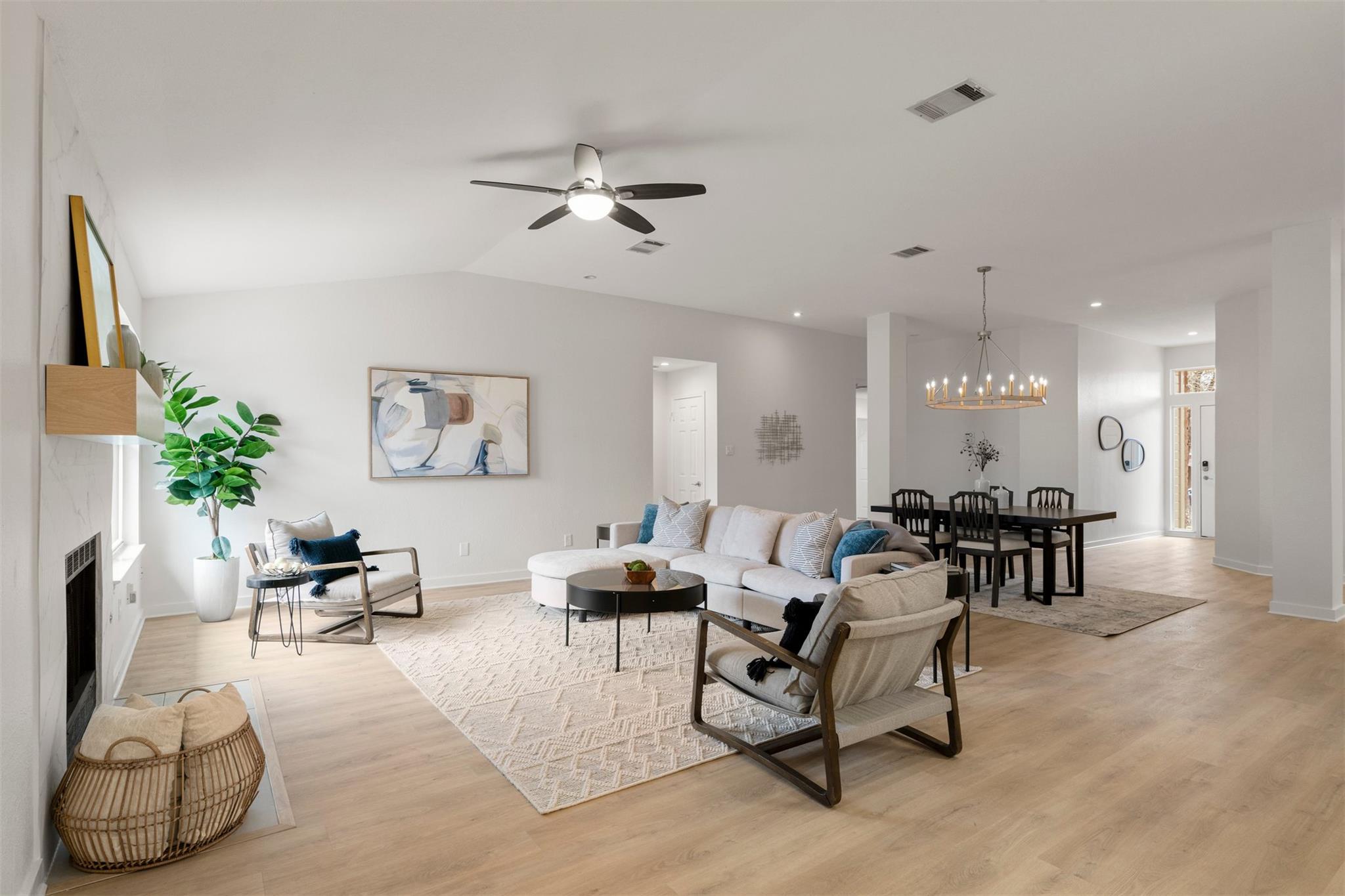 8104 Doe Meadow Dr, Austin, TX 78749