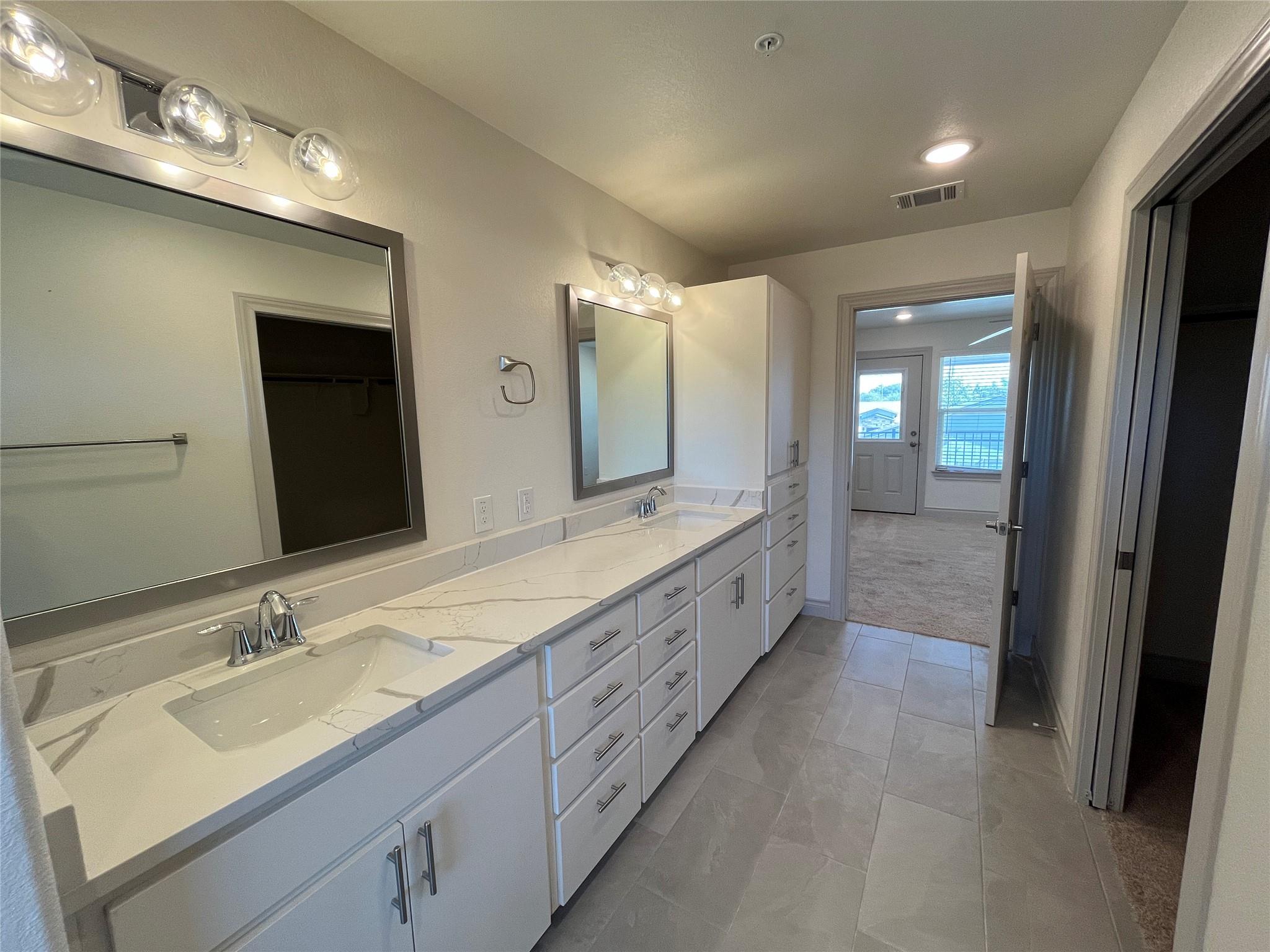 2105 Tiger Trl # 502, Round Rock, TX 78664