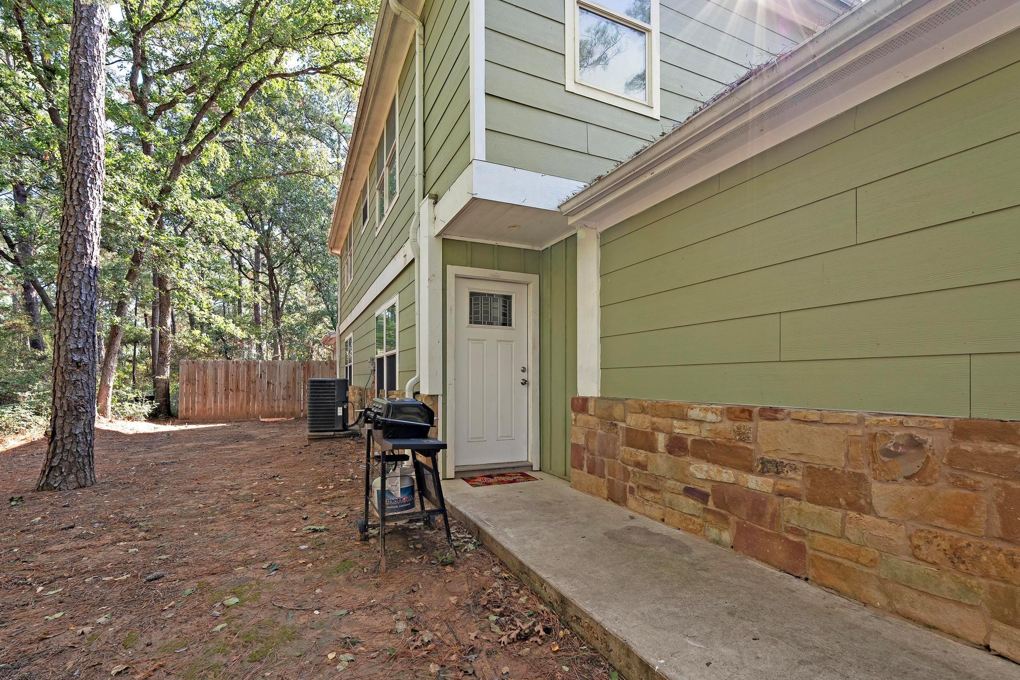 119 N Kanaio Dr # A, Bastrop, TX 78602