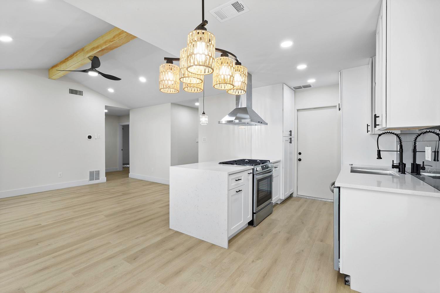 1204 Dunstan Dr, Austin, TX 78745