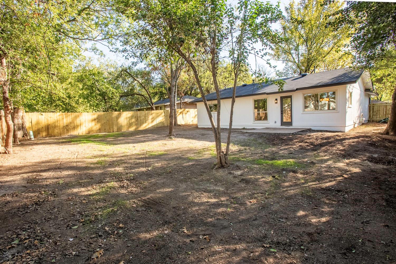 1204 Dunstan Dr, Austin, TX 78745