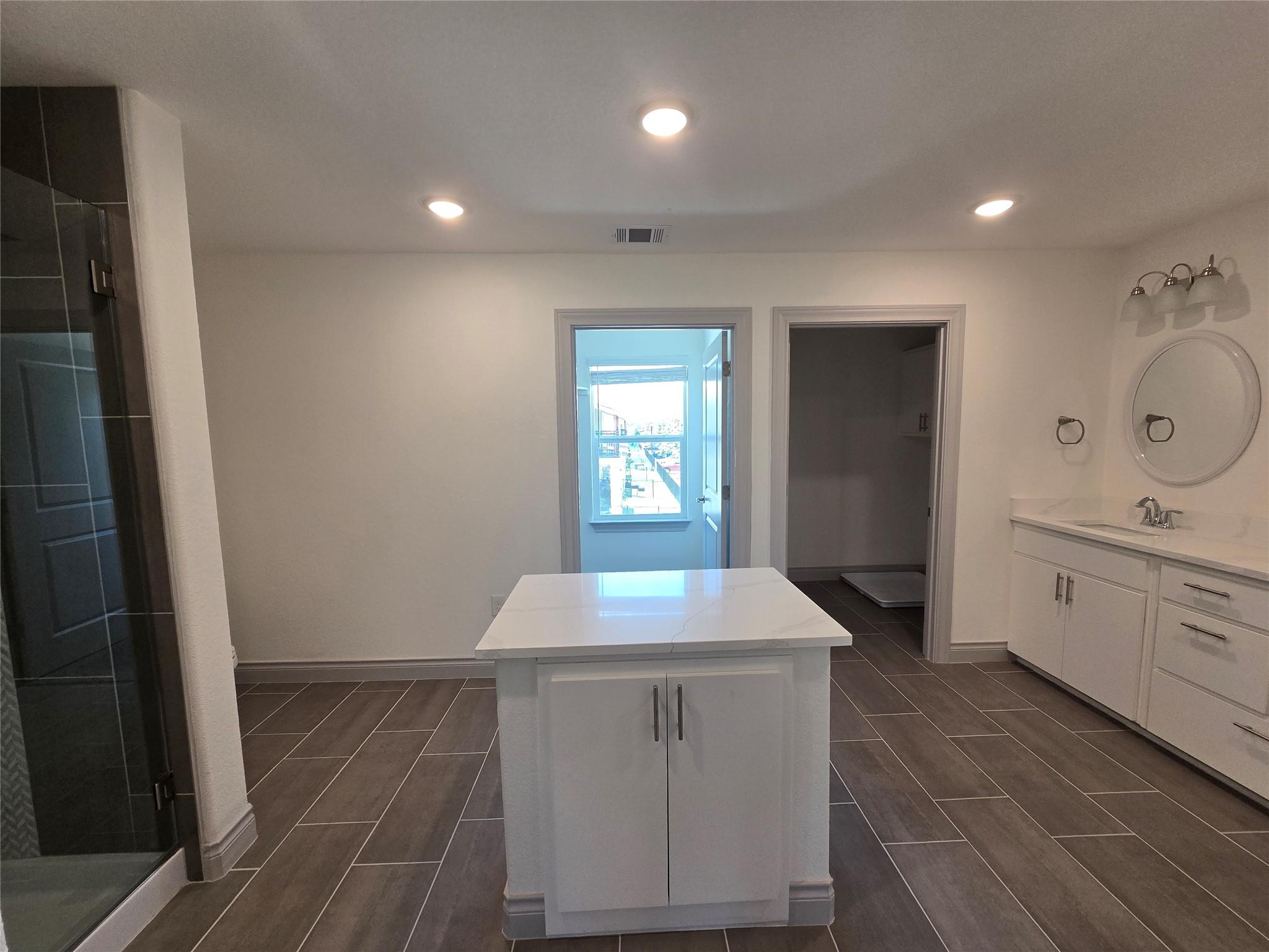 2105 Tiger Trl # 701, Round Rock, TX 78664