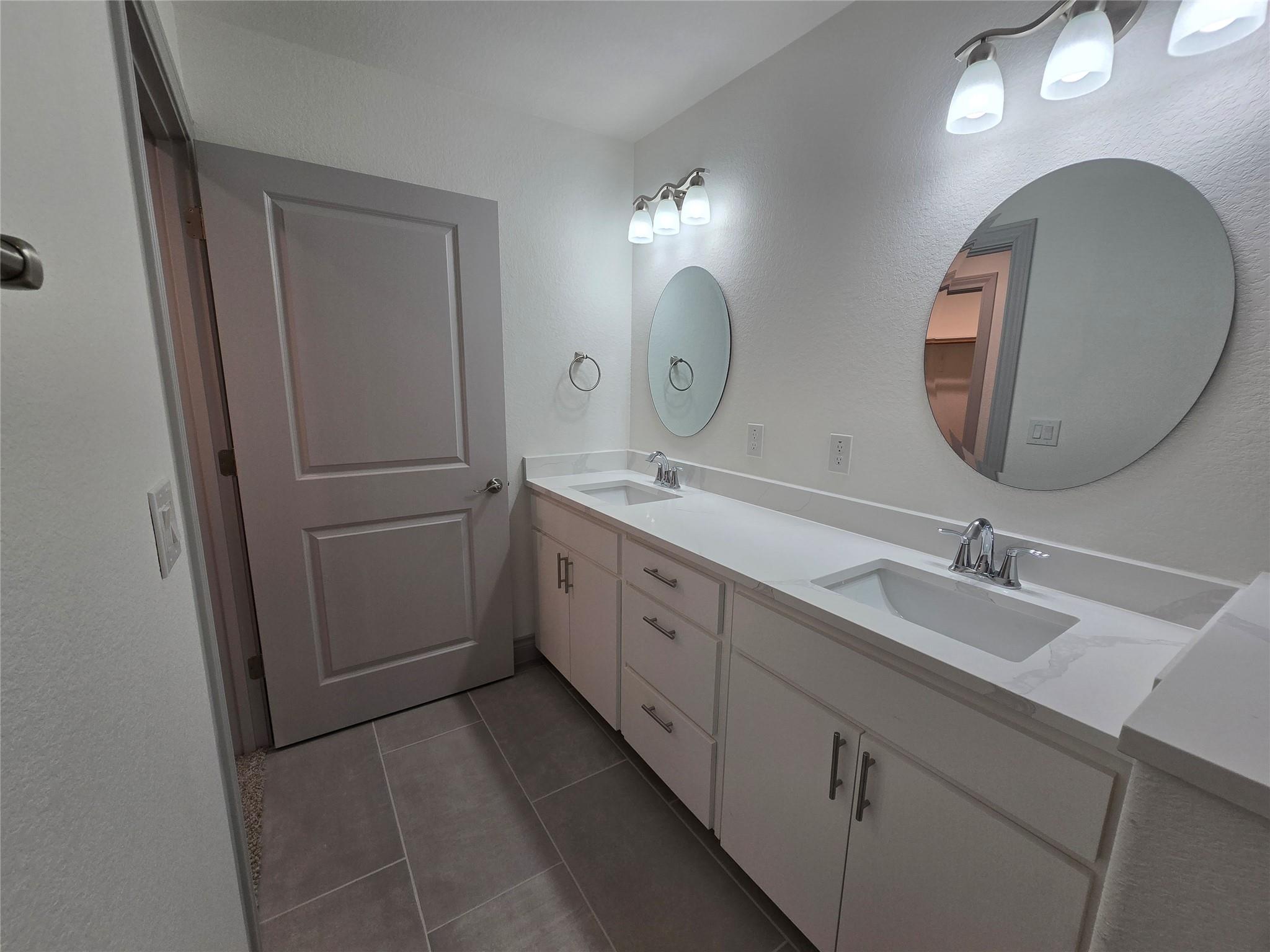 2105 Tiger Trl # 702, Round Rock, TX 78664