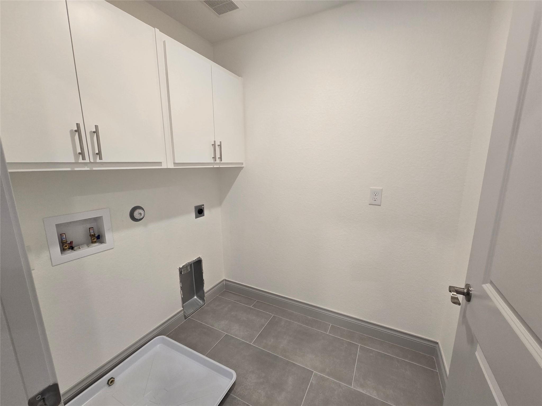 2105 Tiger Trl # 702, Round Rock, TX 78664