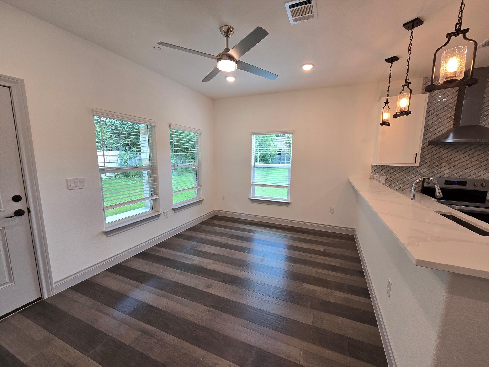 2105 Tiger Trl # 703, Round Rock, TX 78664