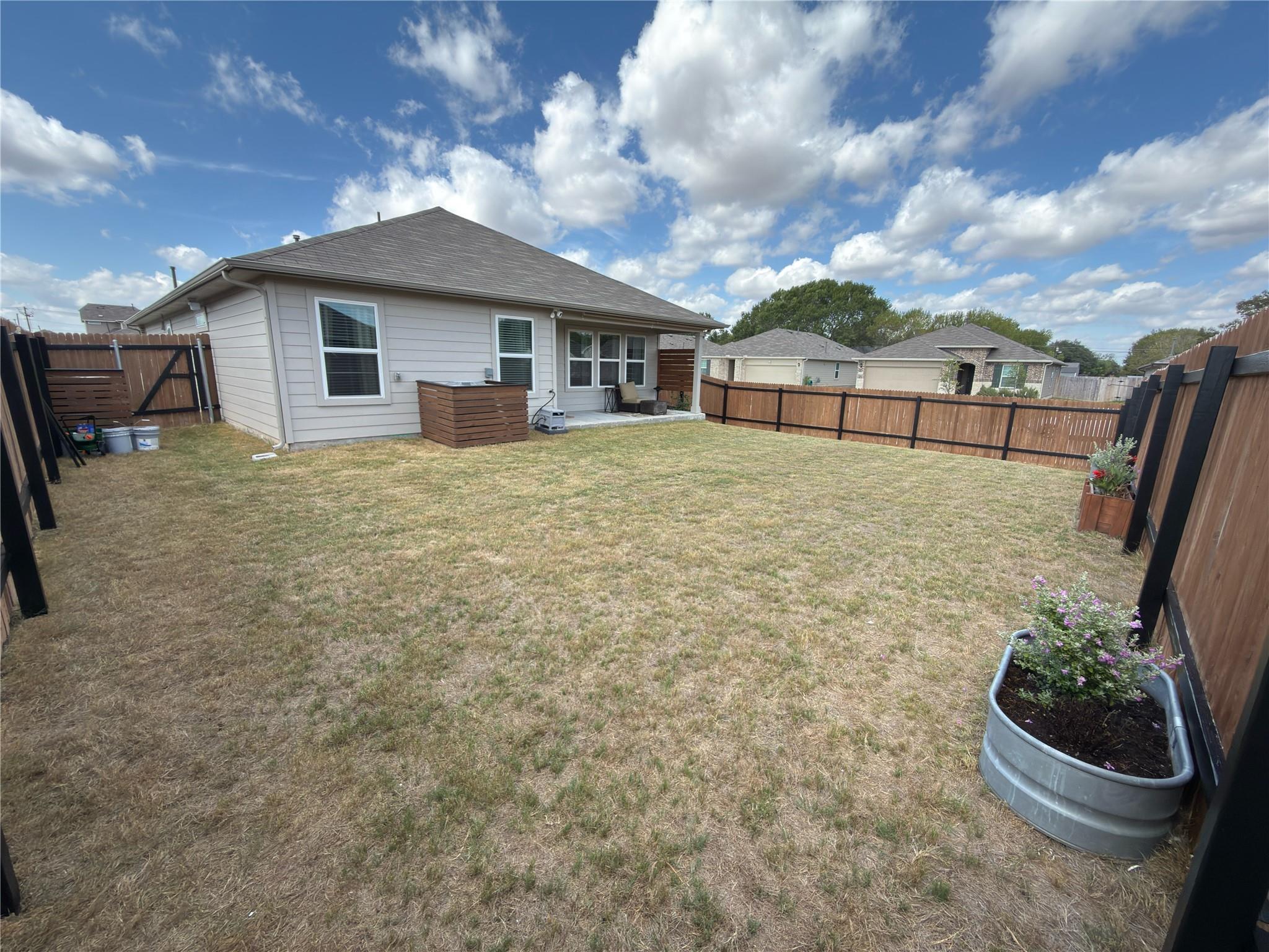 300 Belmont Pl, Lockhart, TX 78644