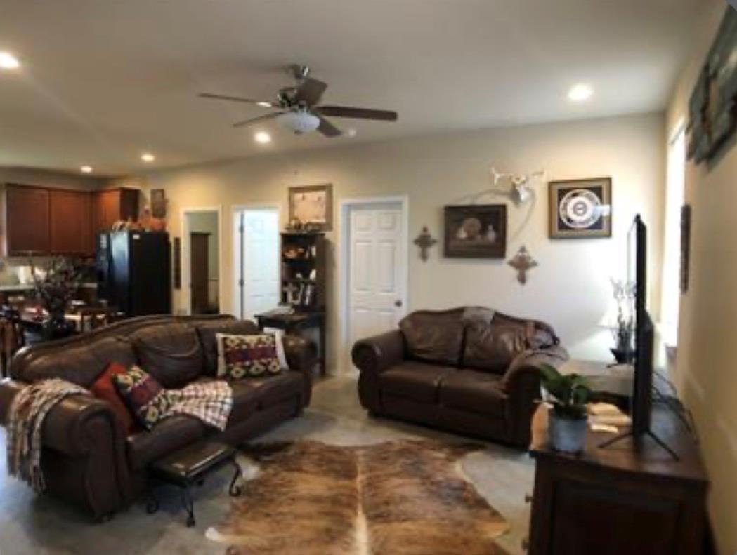 1300 Hausman, Lockhart, TX 78644