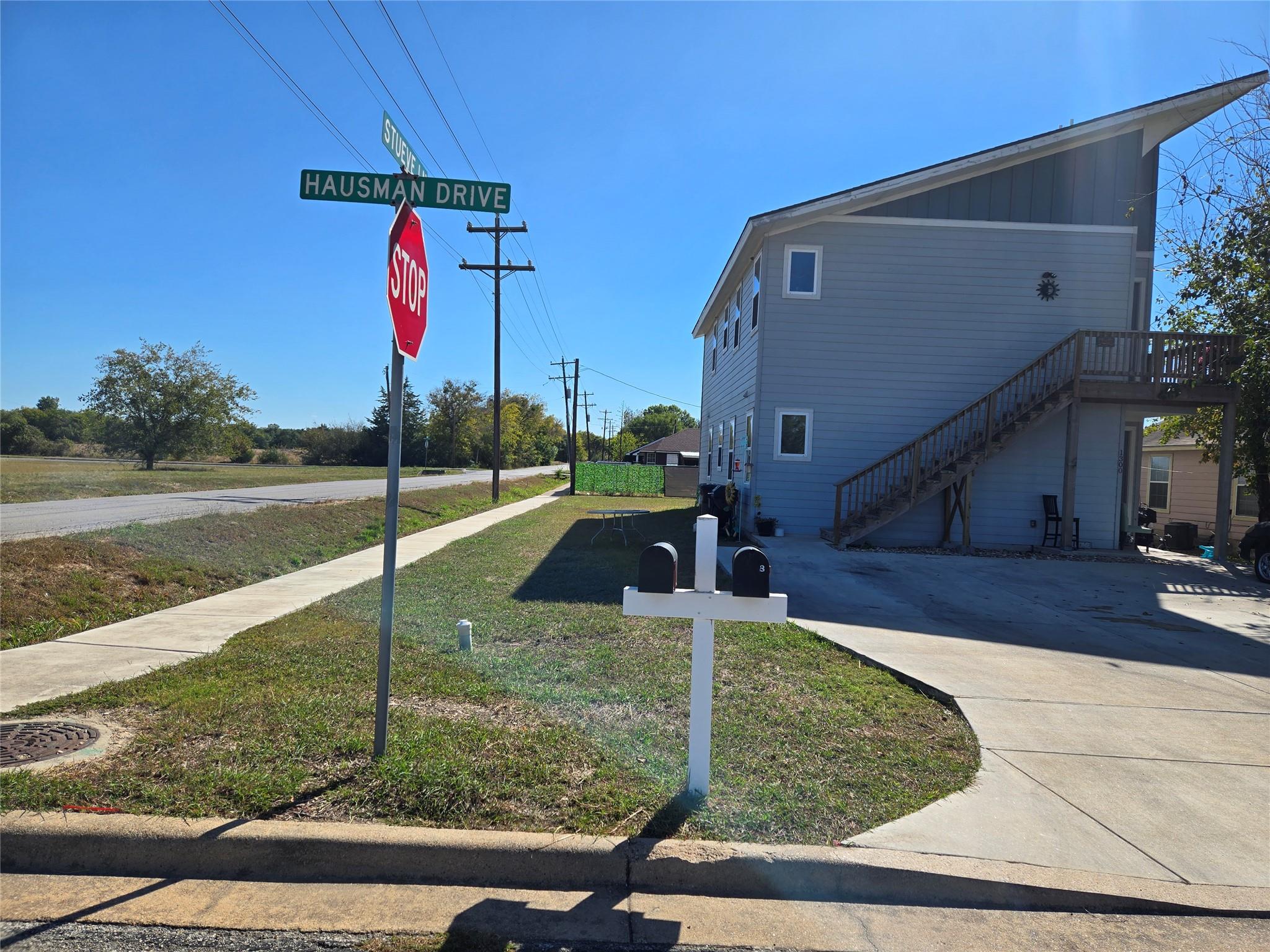 1300 Hausman, Lockhart, TX 78644