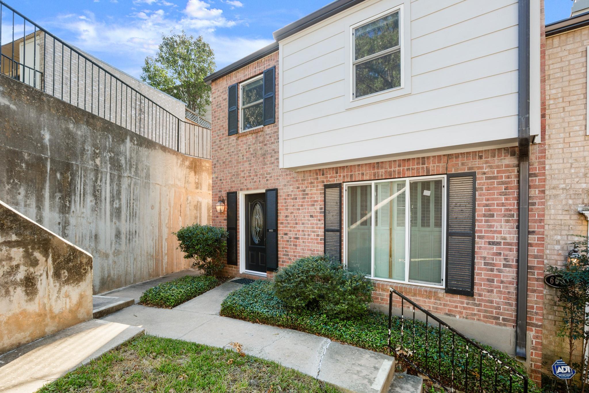 6631 Valleyside Rd, Austin, TX 78731