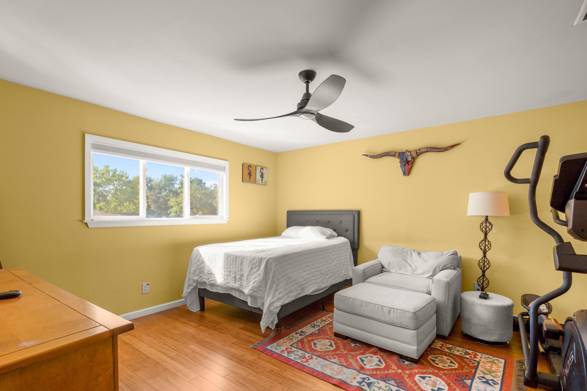 6631 Valleyside Rd, Austin, TX 78731