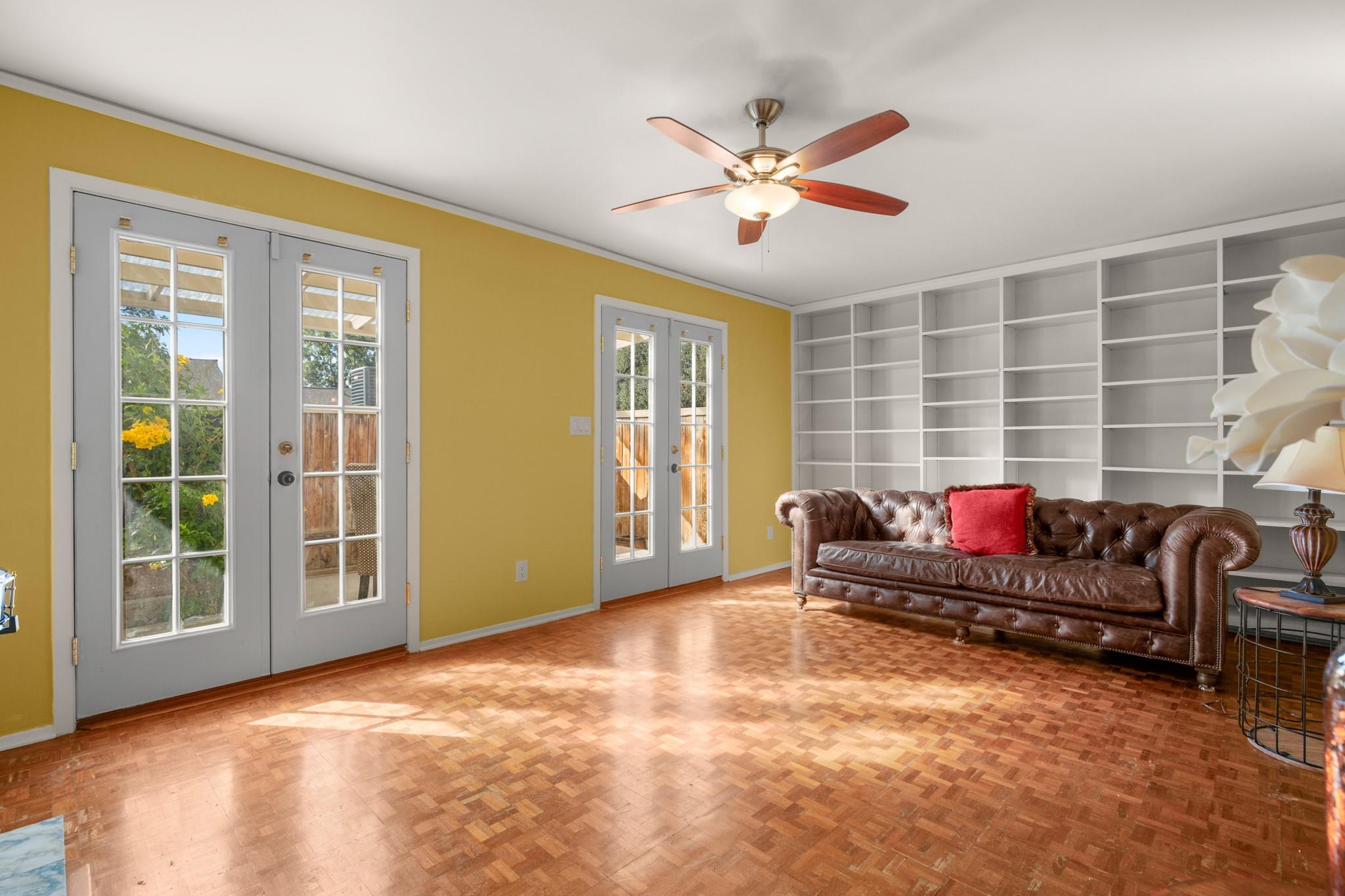 6631 Valleyside Rd, Austin, TX 78731