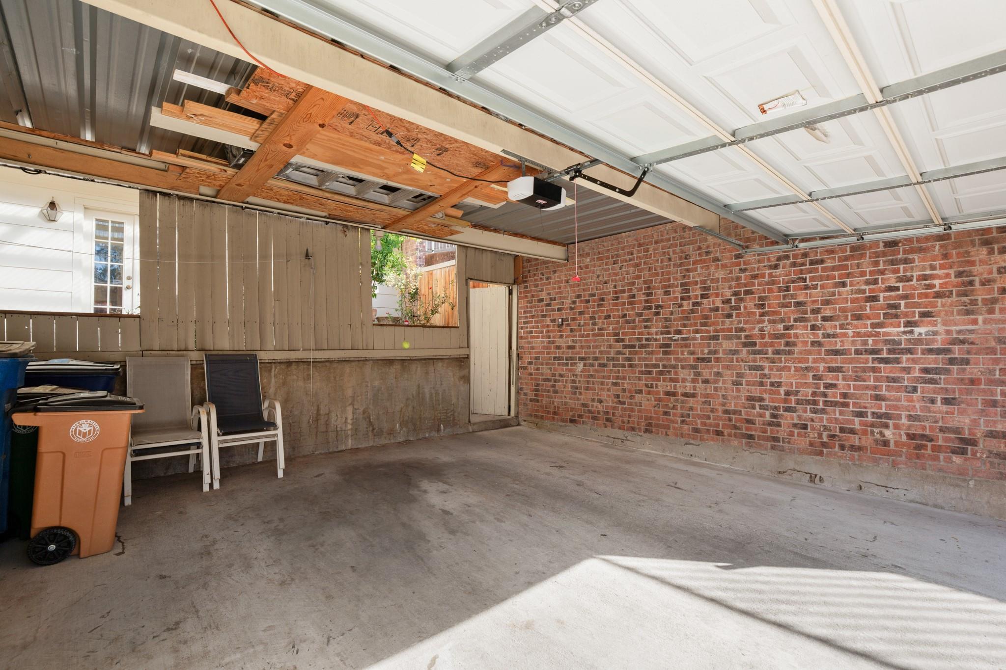 6631 Valleyside Rd, Austin, TX 78731