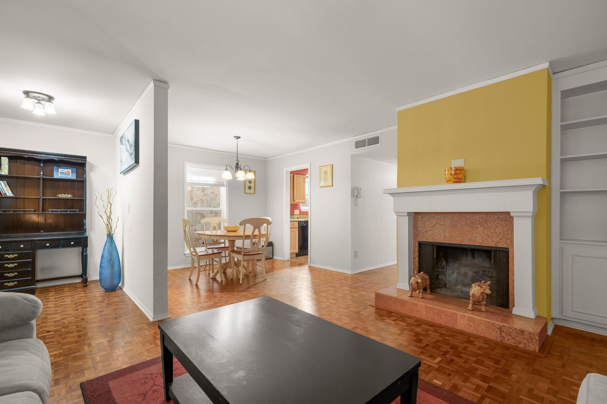 6631 Valleyside Rd, Austin, TX 78731