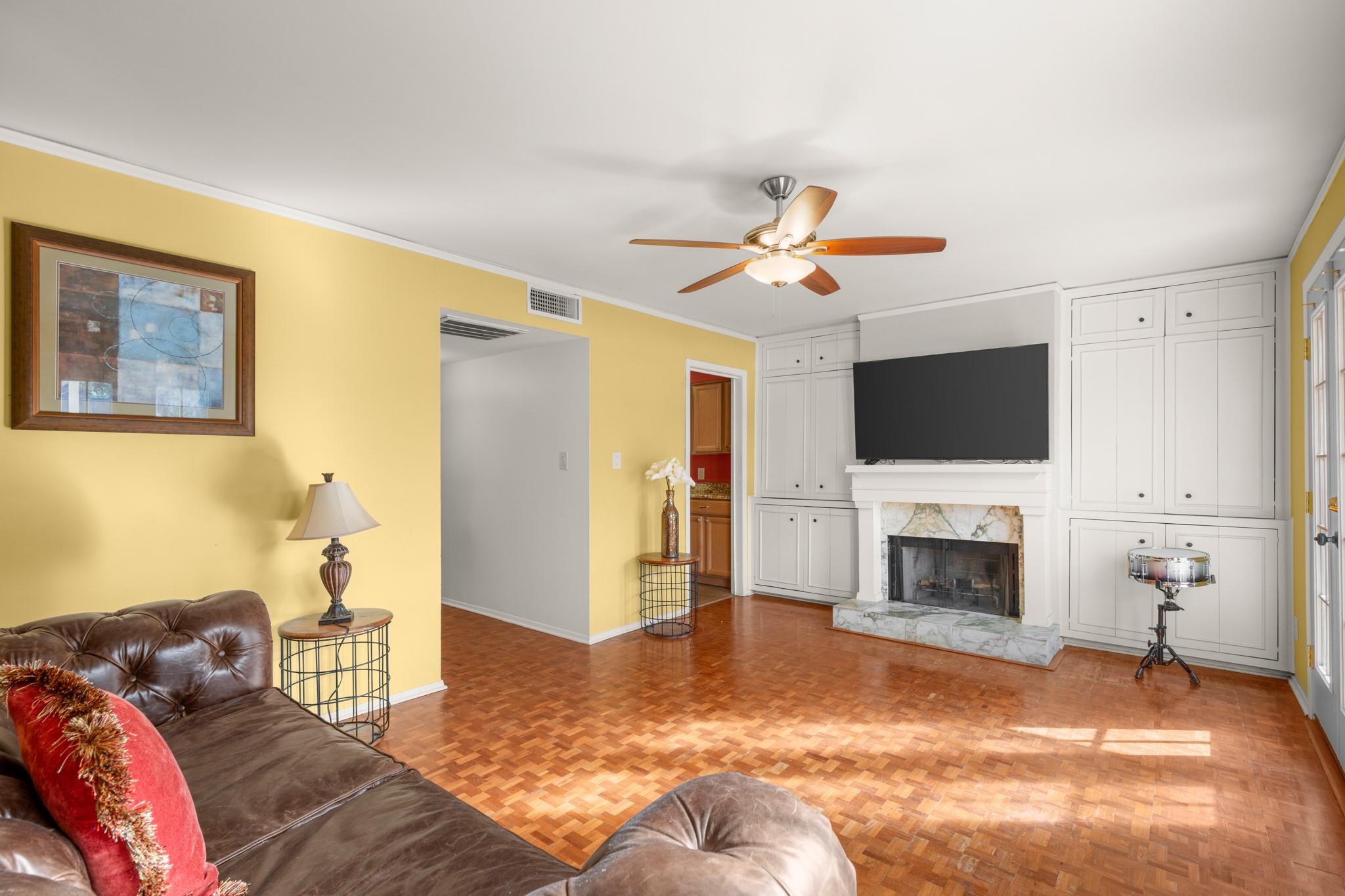 6631 Valleyside Rd, Austin, TX 78731