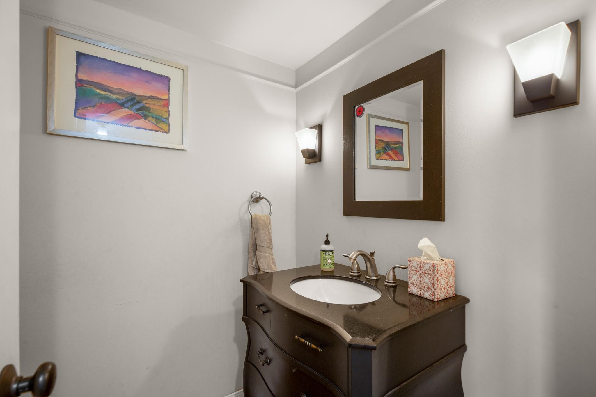 6631 Valleyside Rd, Austin, TX 78731