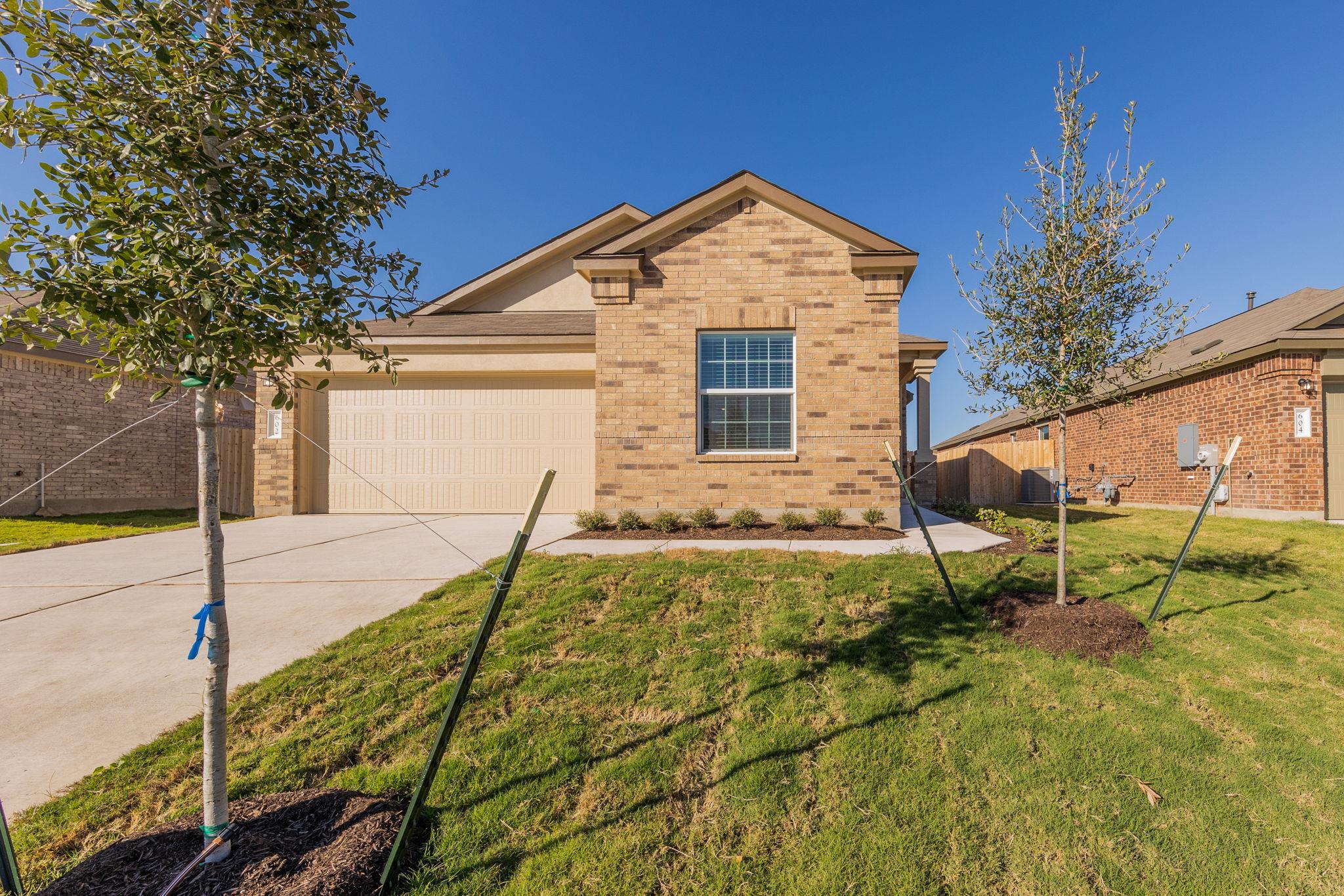 602 Waterway Ave, Hutto, TX 78634