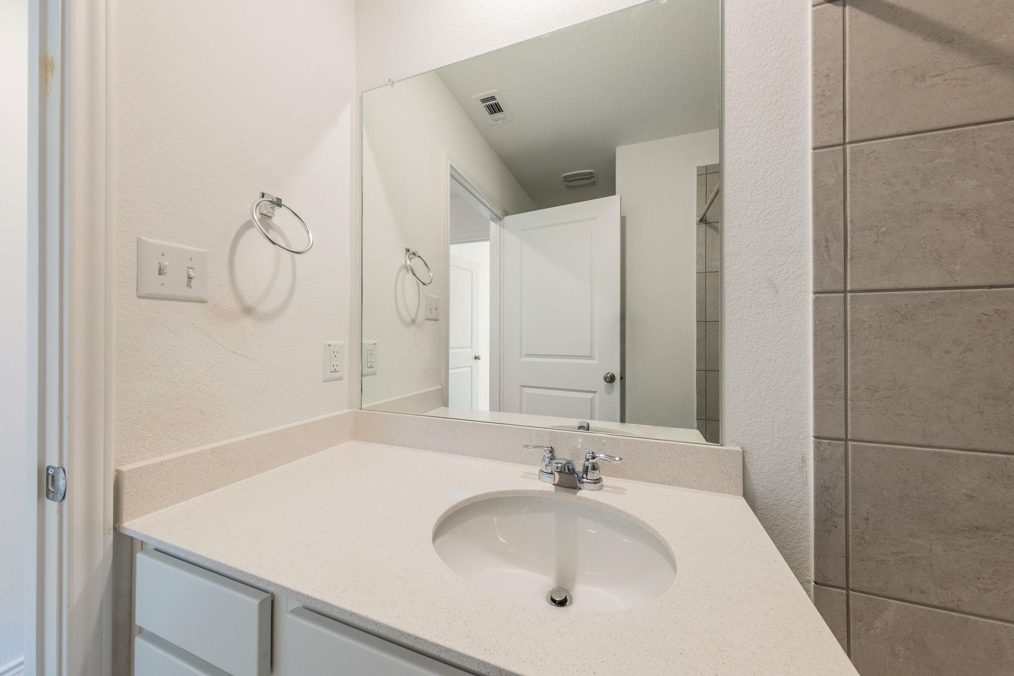 602 Waterway Ave, Hutto, TX 78634