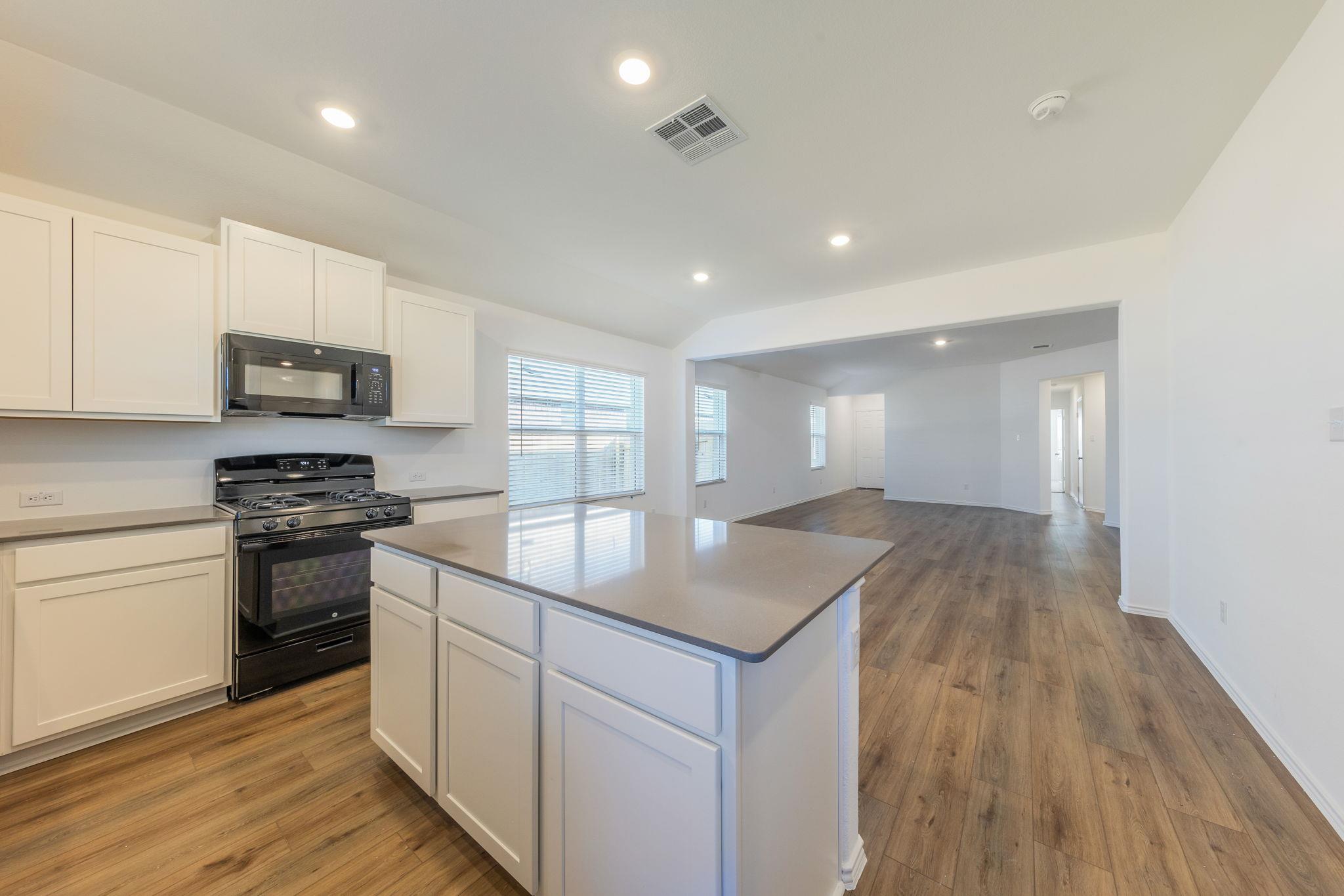 602 Waterway Ave, Hutto, TX 78634