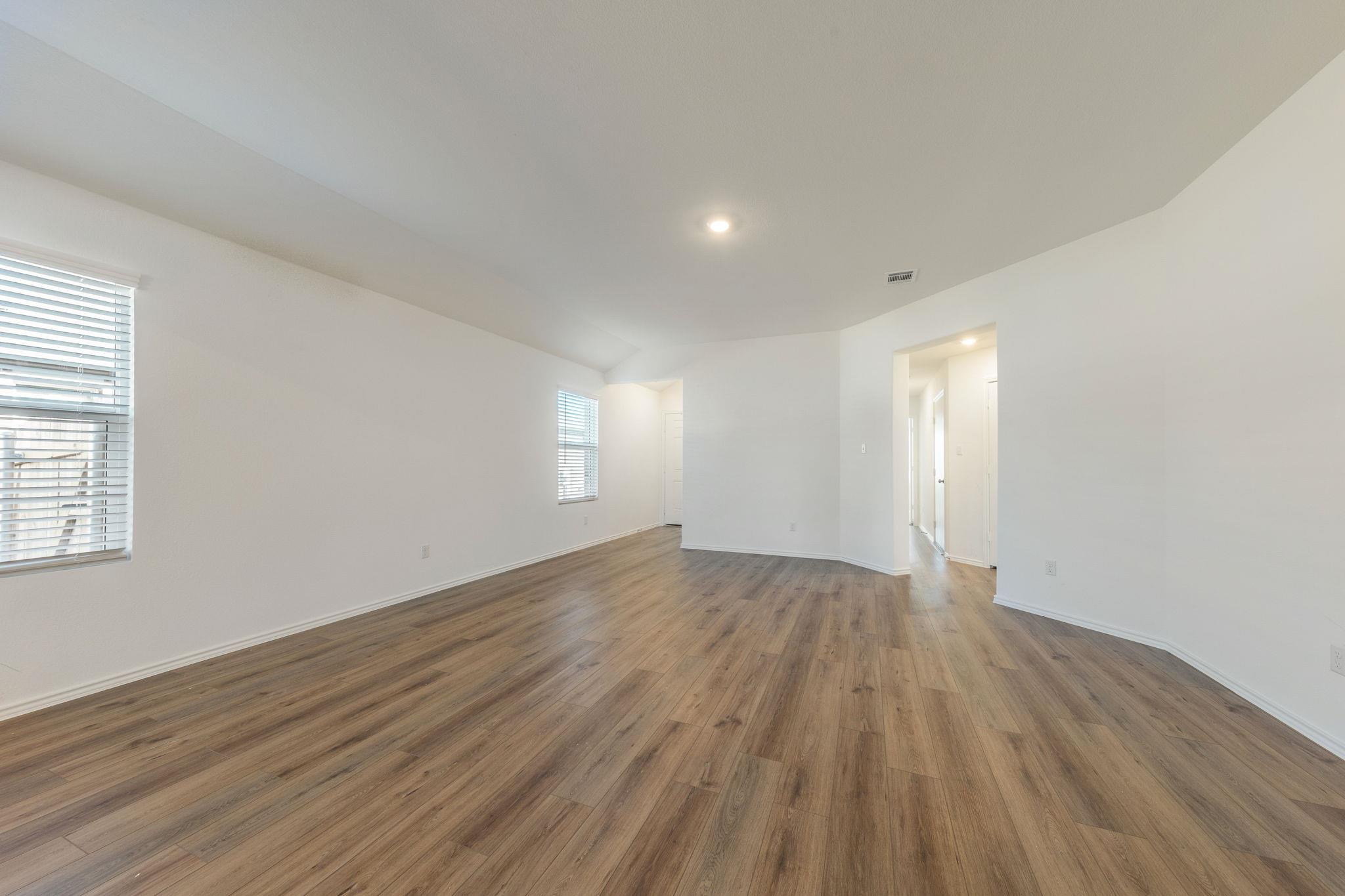 602 Waterway Ave, Hutto, TX 78634