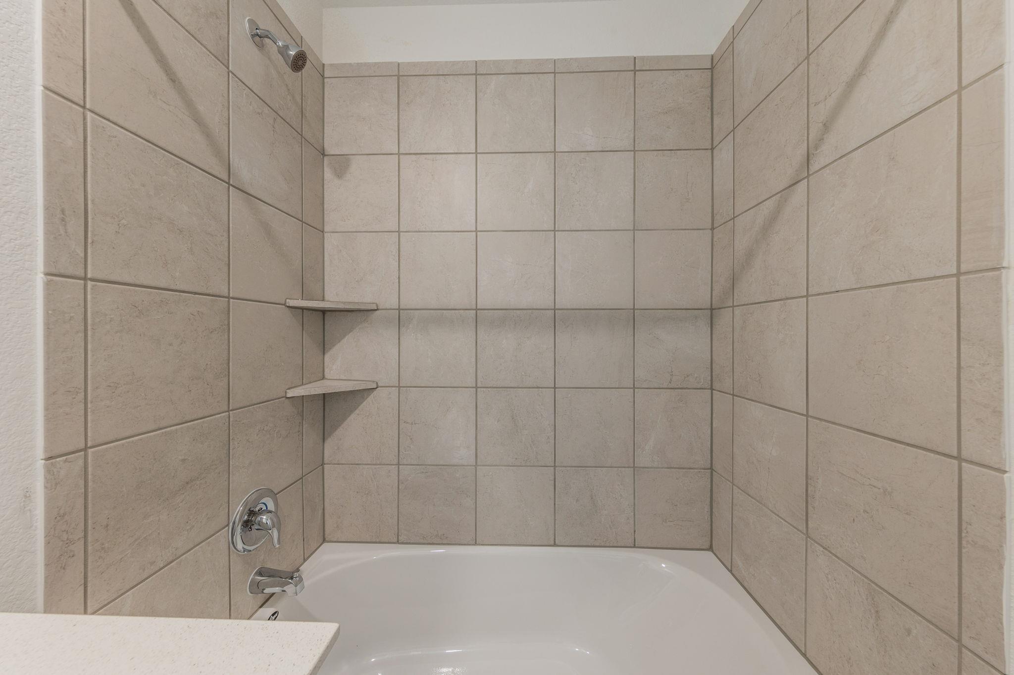 602 Waterway Ave, Hutto, TX 78634