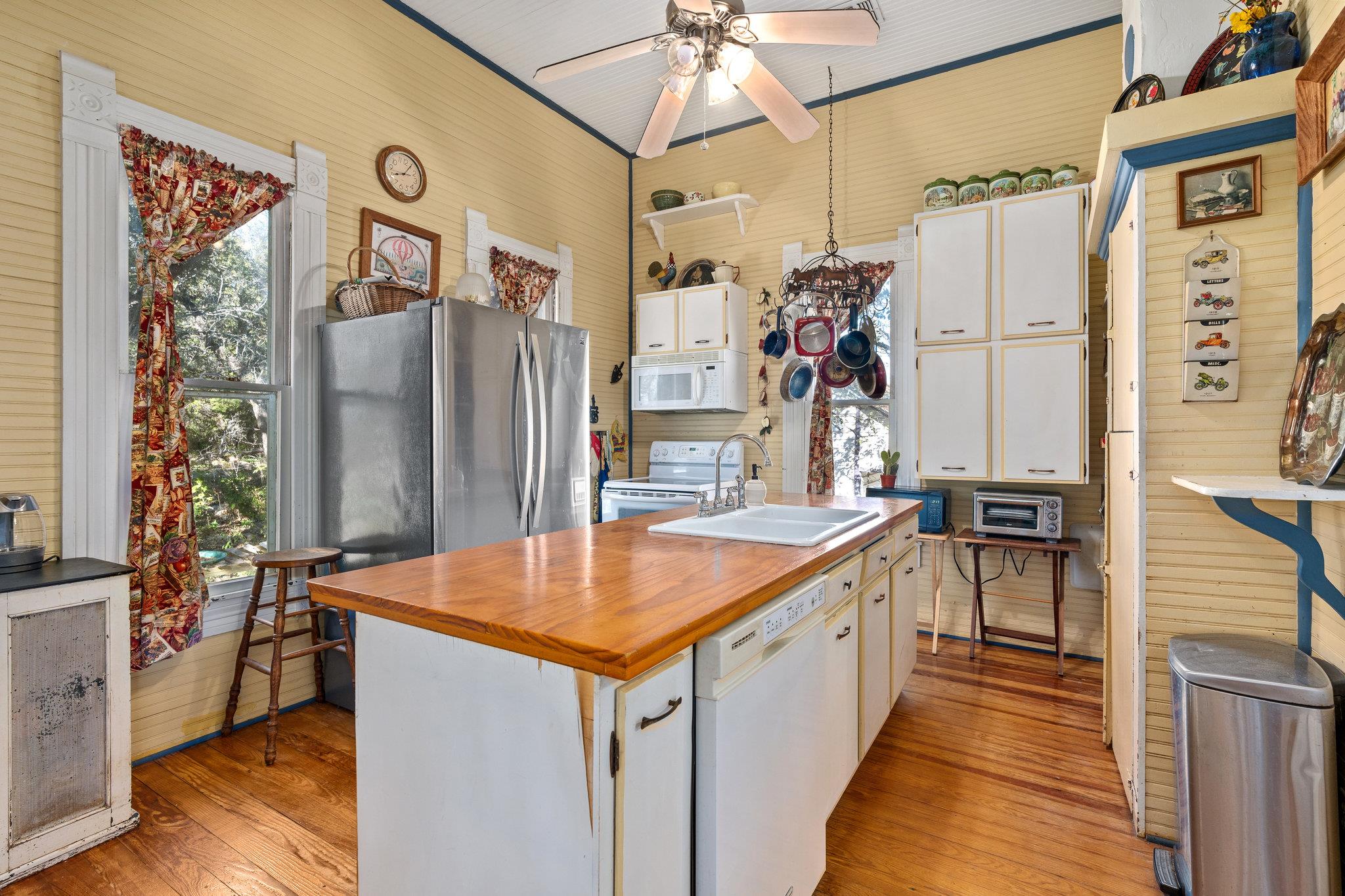 115 fischer store Rd, Fischer, TX 78623