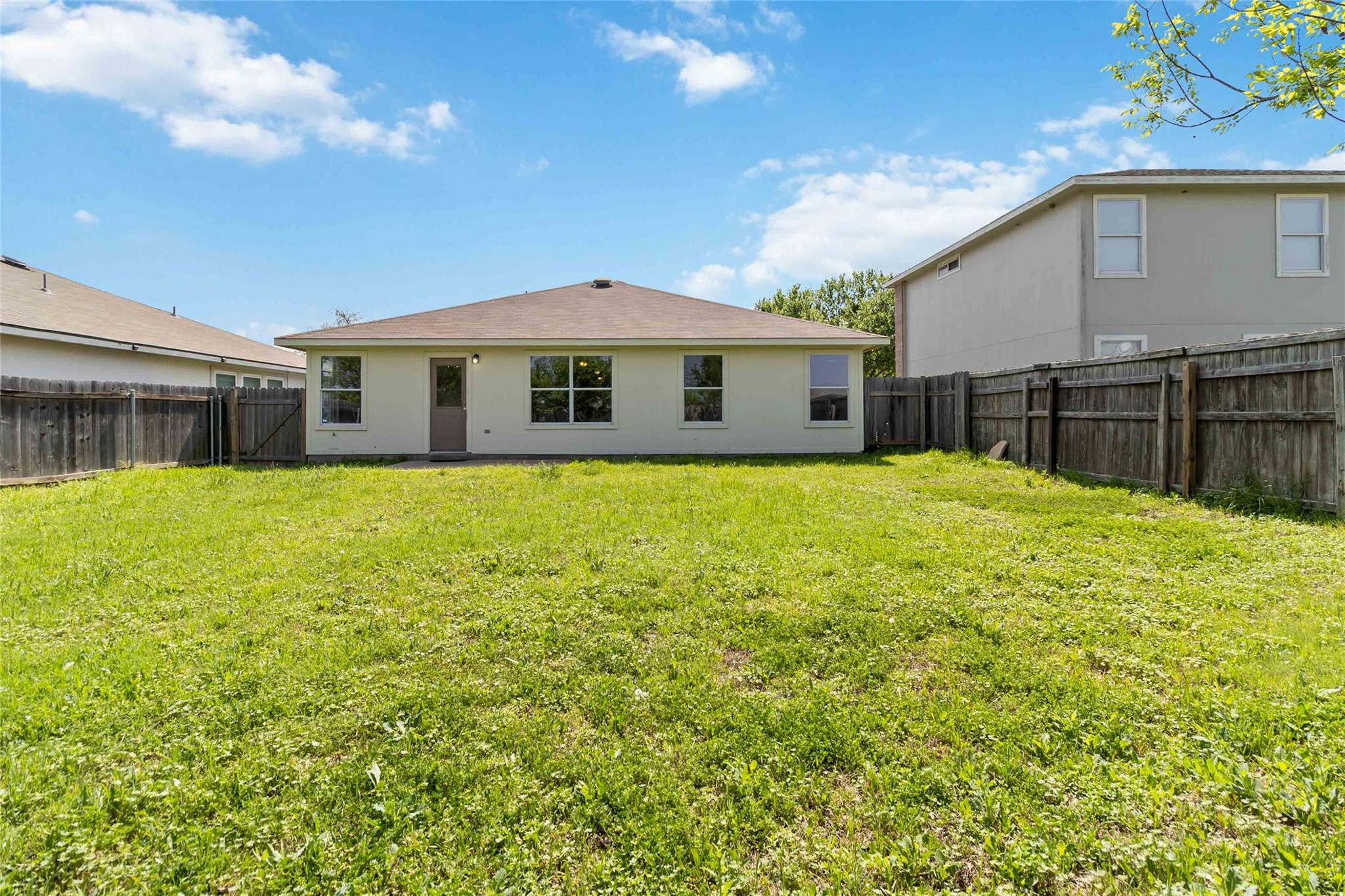 804 Lavaca Loop, Elgin, TX 78621