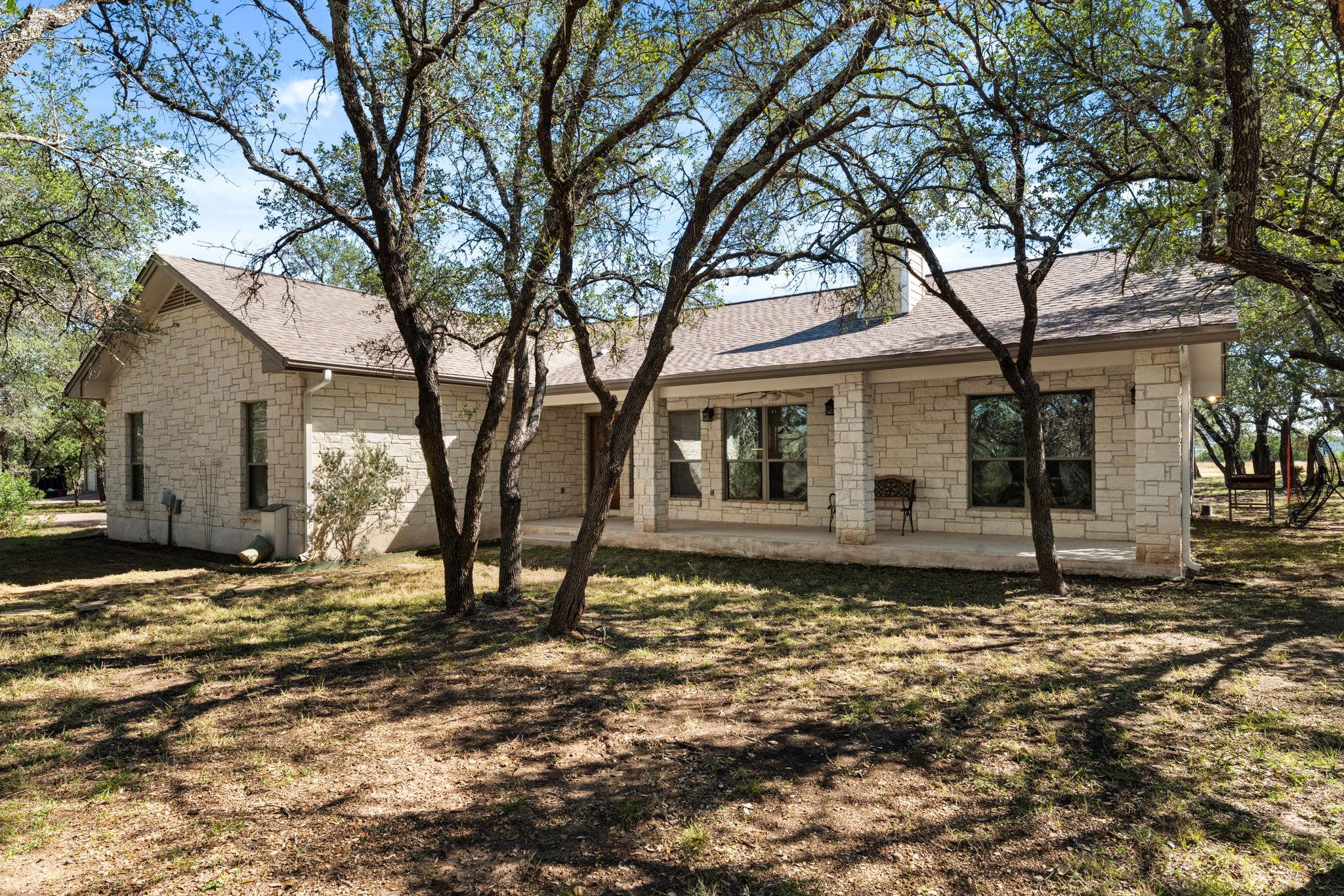 1820 Envoy Pl, Spicewood, TX 78669