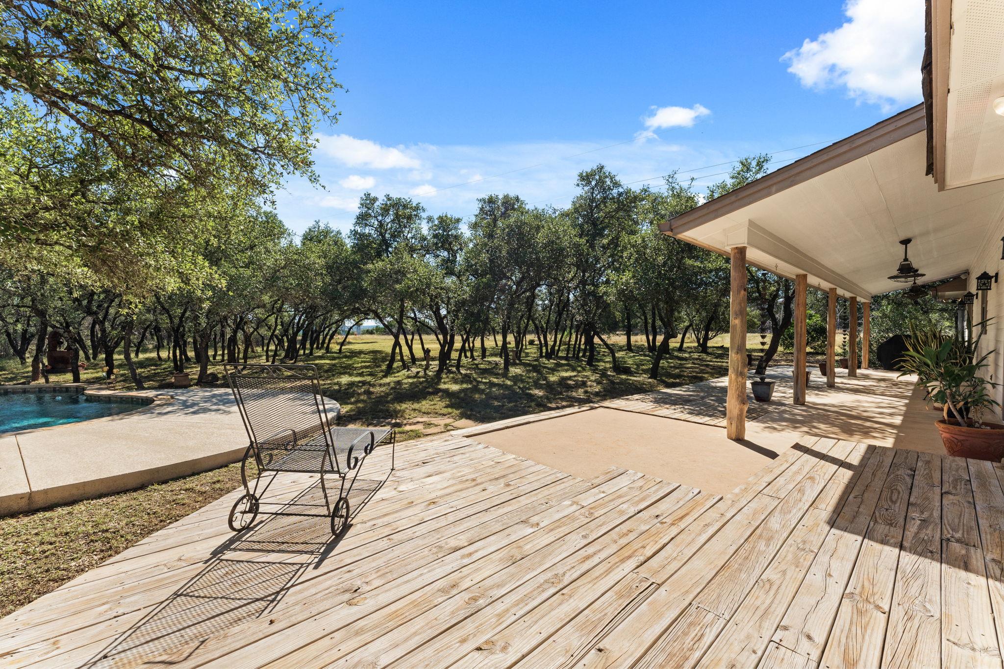 1820 Envoy Pl, Spicewood, TX 78669