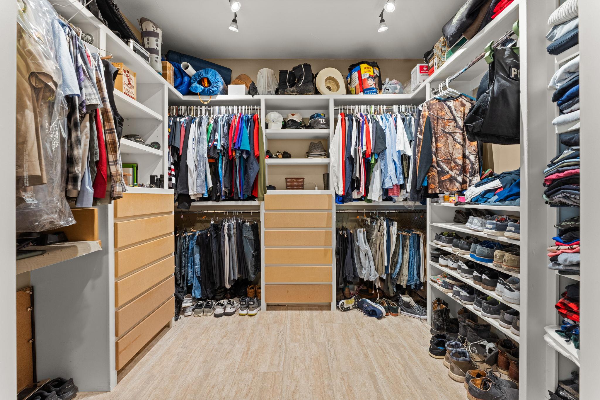 1820 Envoy Pl, Spicewood, TX 78669