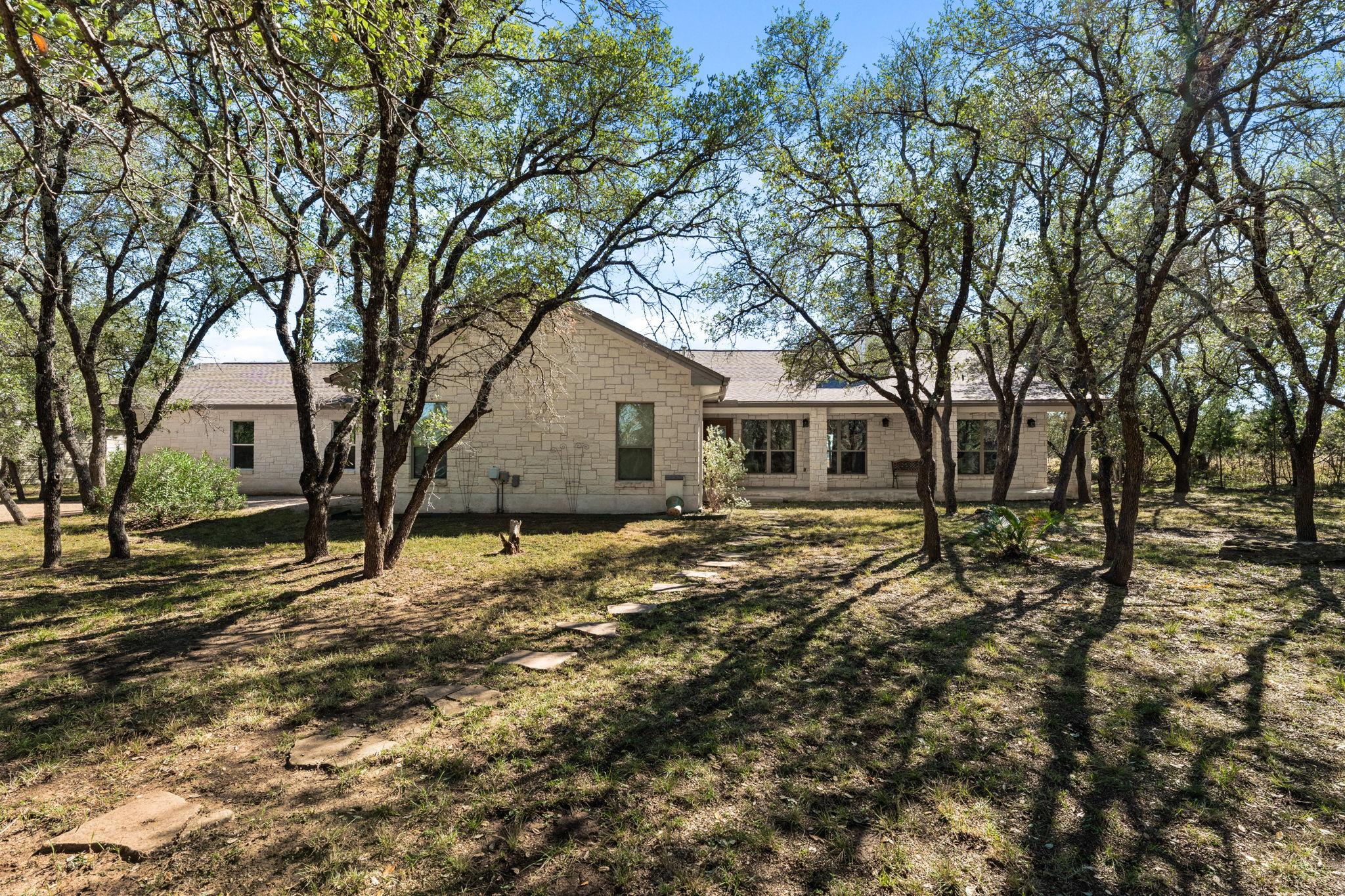 1820 Envoy Pl, Spicewood, TX 78669
