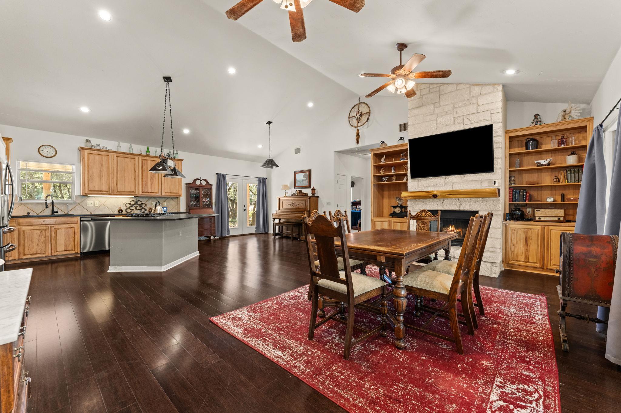 1820 Envoy Pl, Spicewood, TX 78669