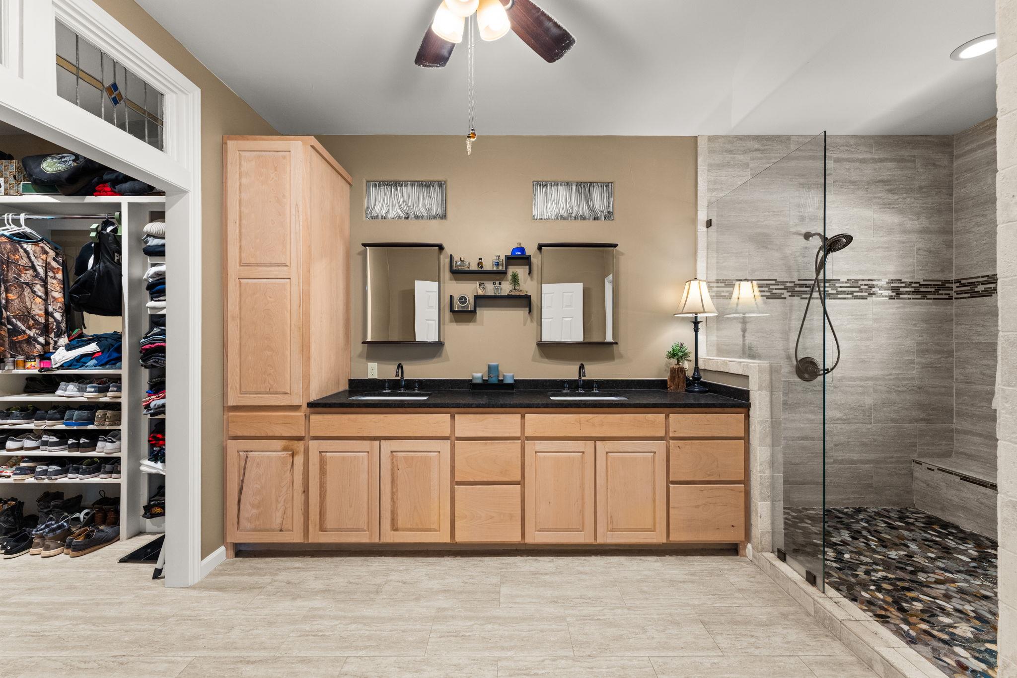 1820 Envoy Pl, Spicewood, TX 78669