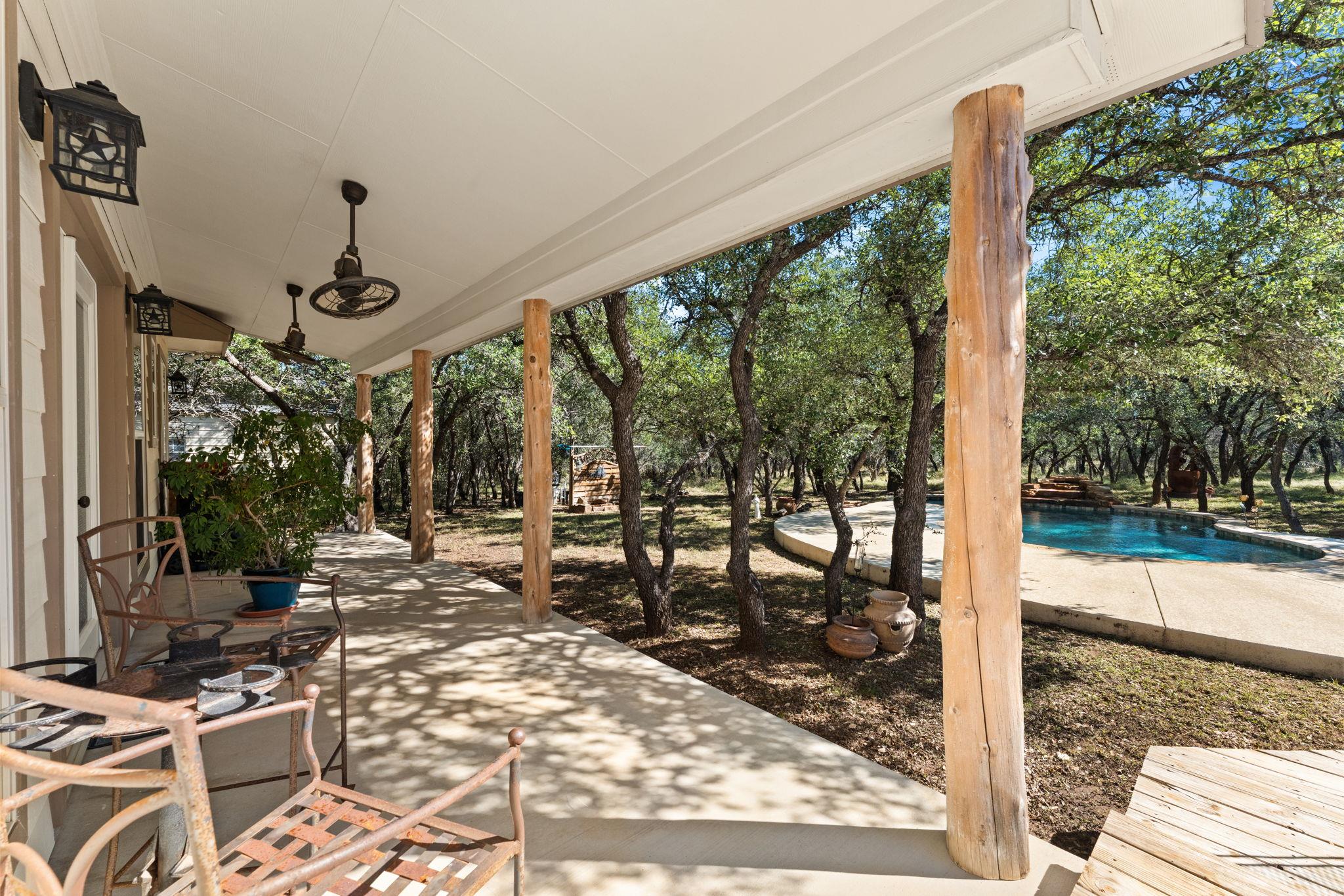 1820 Envoy Pl, Spicewood, TX 78669